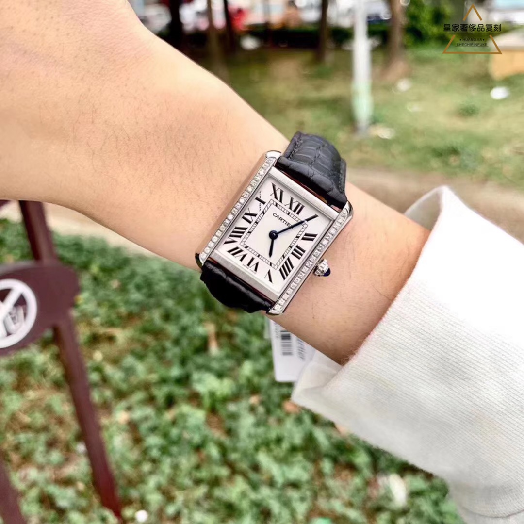 Cartier 卡地亚坦克系列 ，超爱