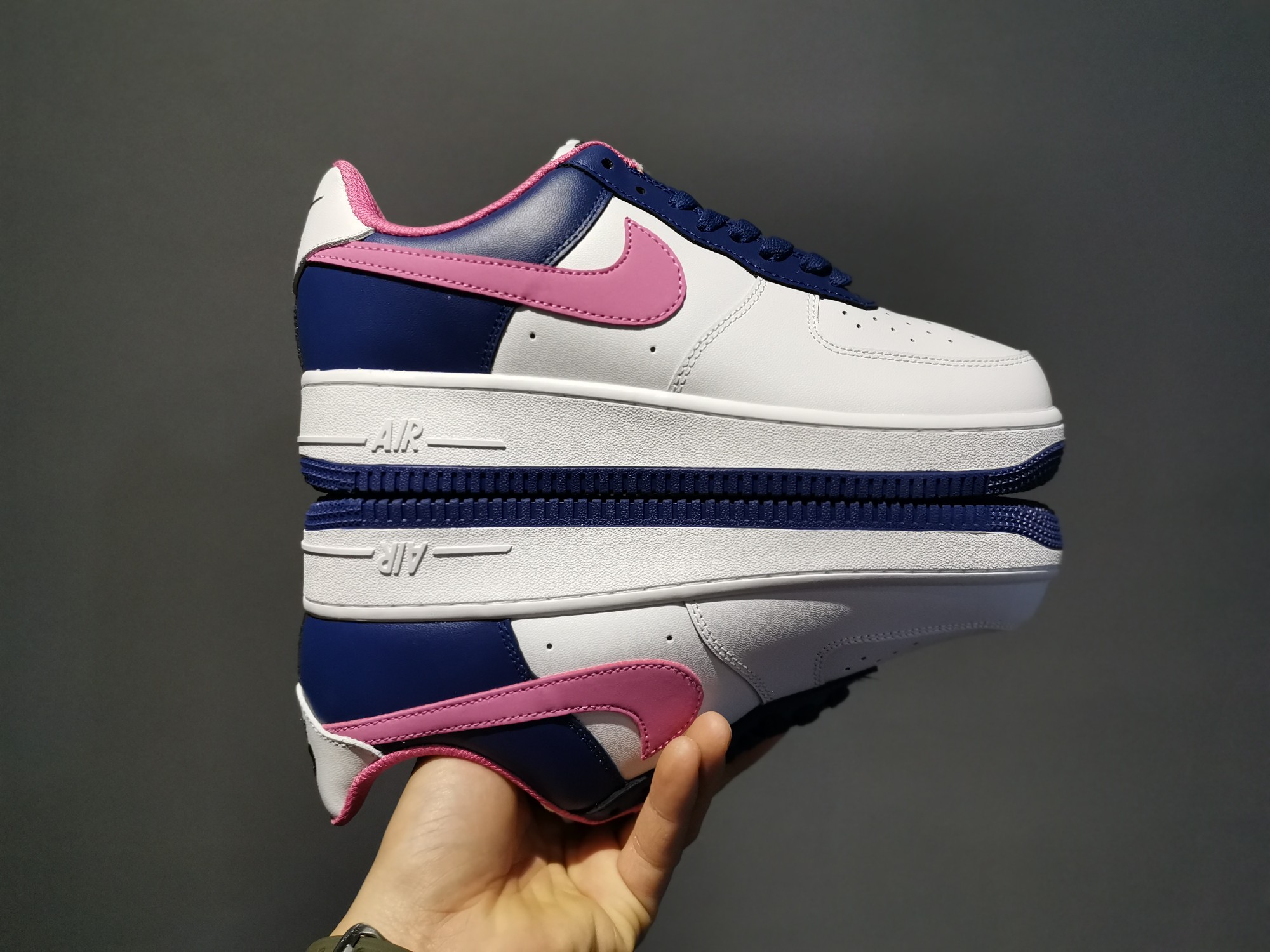 190 新品首发！Air Force 1于1982年推出，由Nike公司的传奇设计师Bruce Kilgore设计 315115-106