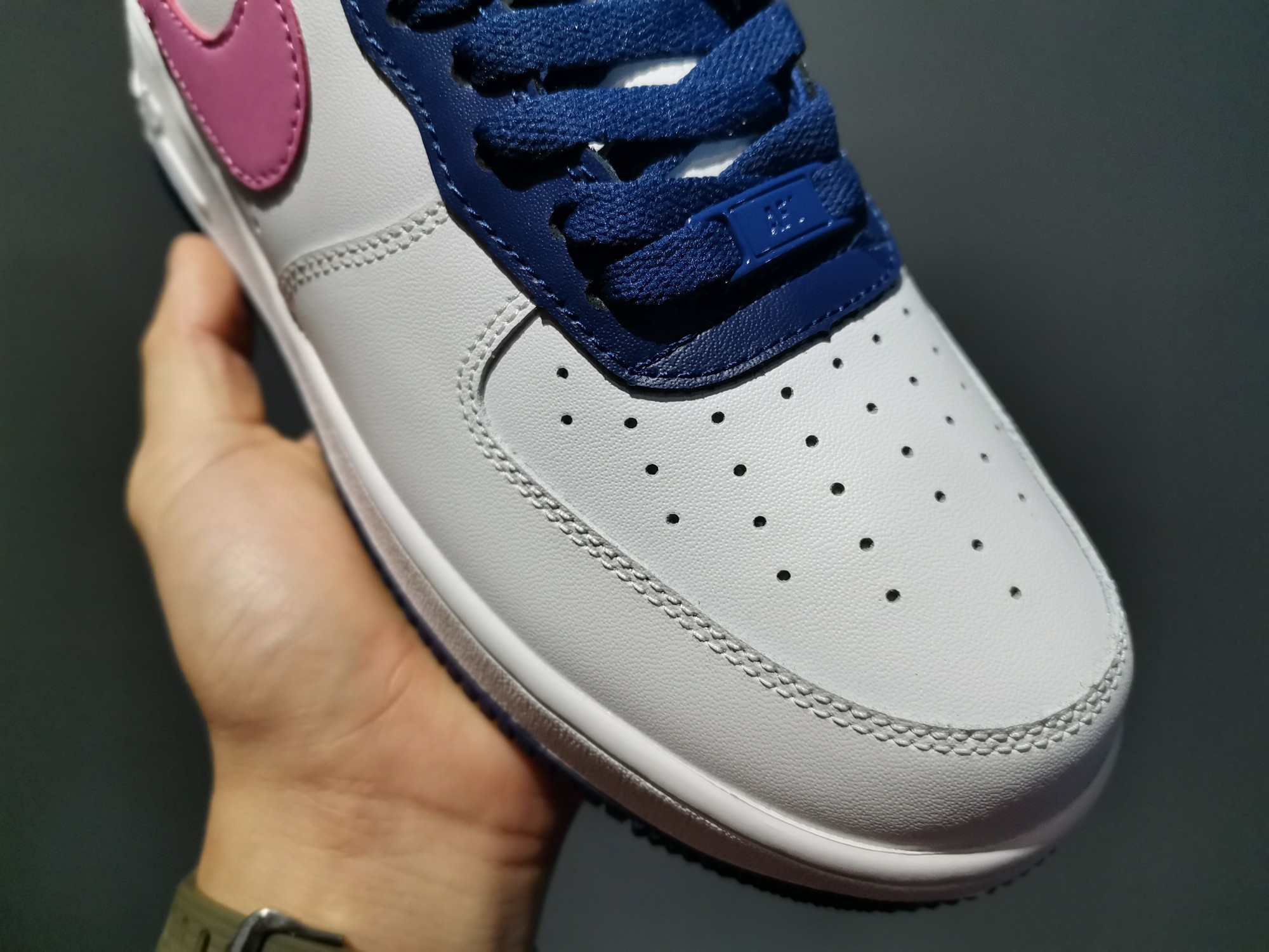 190 新品首发！Air Force 1于1982年推出，由Nike公司的传奇设计师Bruce Kilgore设计 315115-106