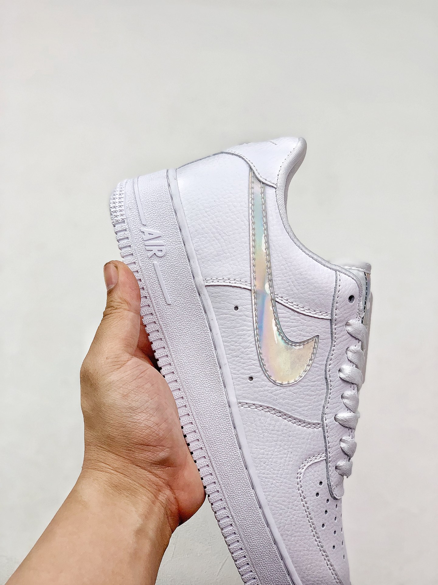 220 Nike Air Force 1 Low WMNS 镭射风格 又有一款全新配色官图曝光 CJ1646-100