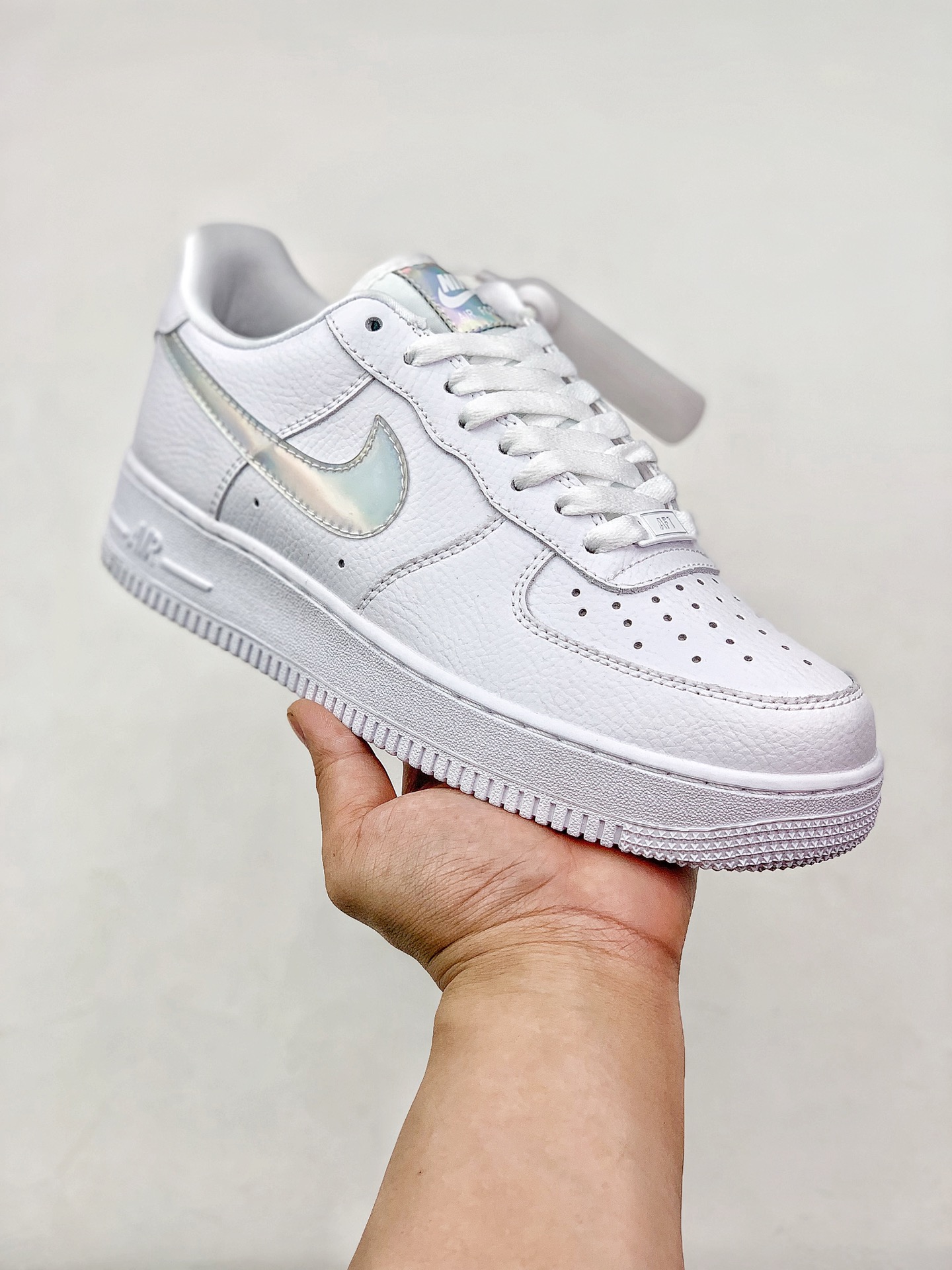 220 Nike Air Force 1 Low WMNS 镭射风格 又有一款全新配色官图曝光 CJ1646-100