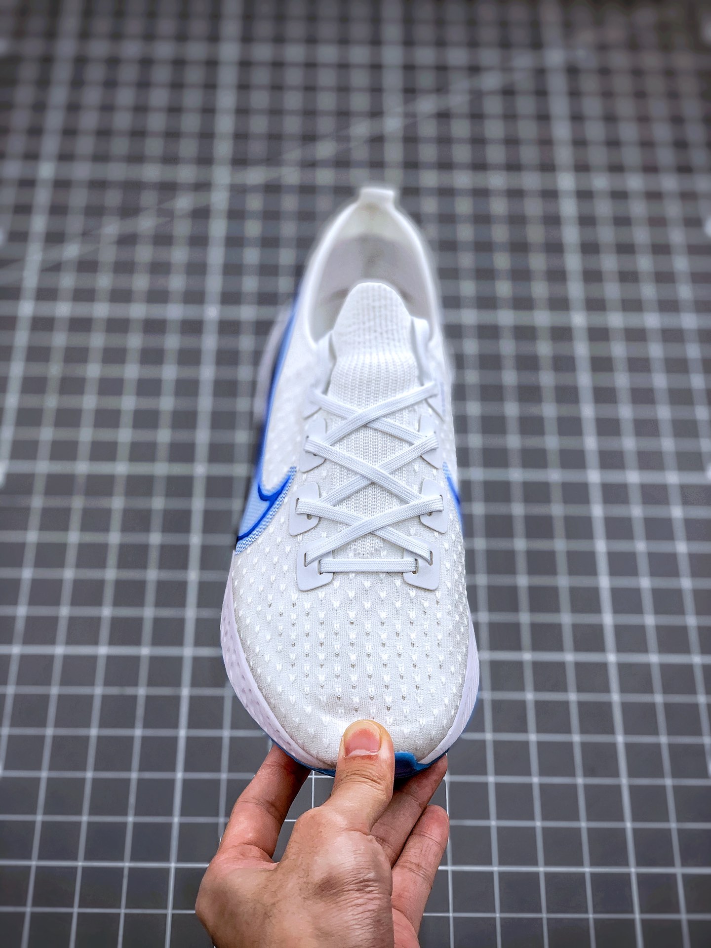 190 Nike Epic React Flyknit 白蓝 瑞亚全新跑步鞋系列  CD4371-101