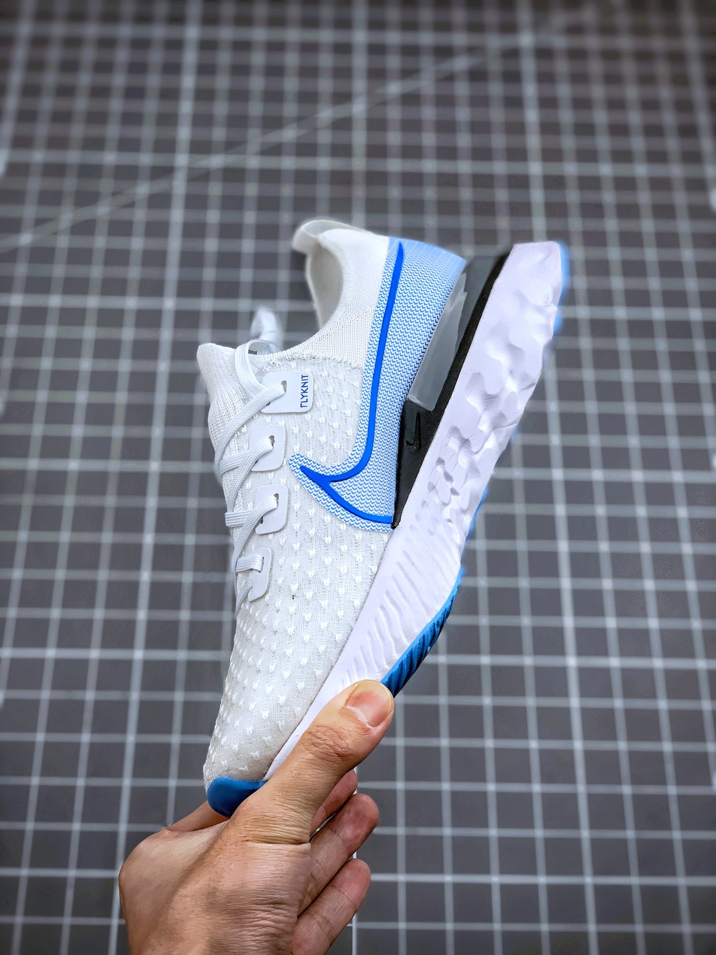 190 Nike Epic React Flyknit 白蓝 瑞亚全新跑步鞋系列  CD4371-101