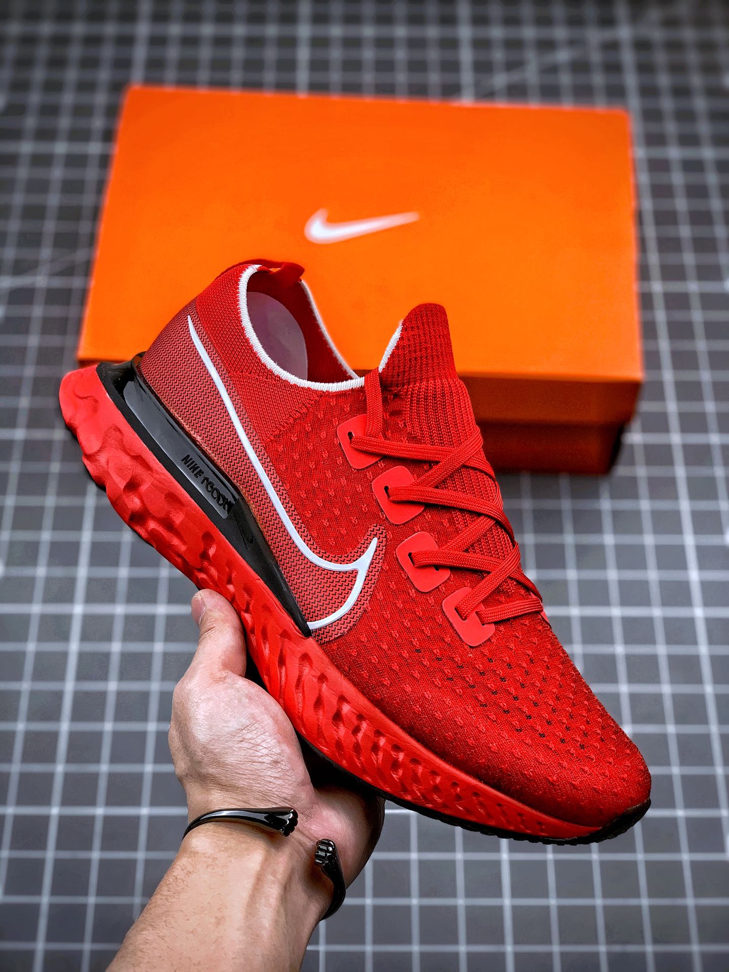 190 Nike Epic React Flyknit 白蓝 瑞亚全新跑步鞋系列  CD4371-101