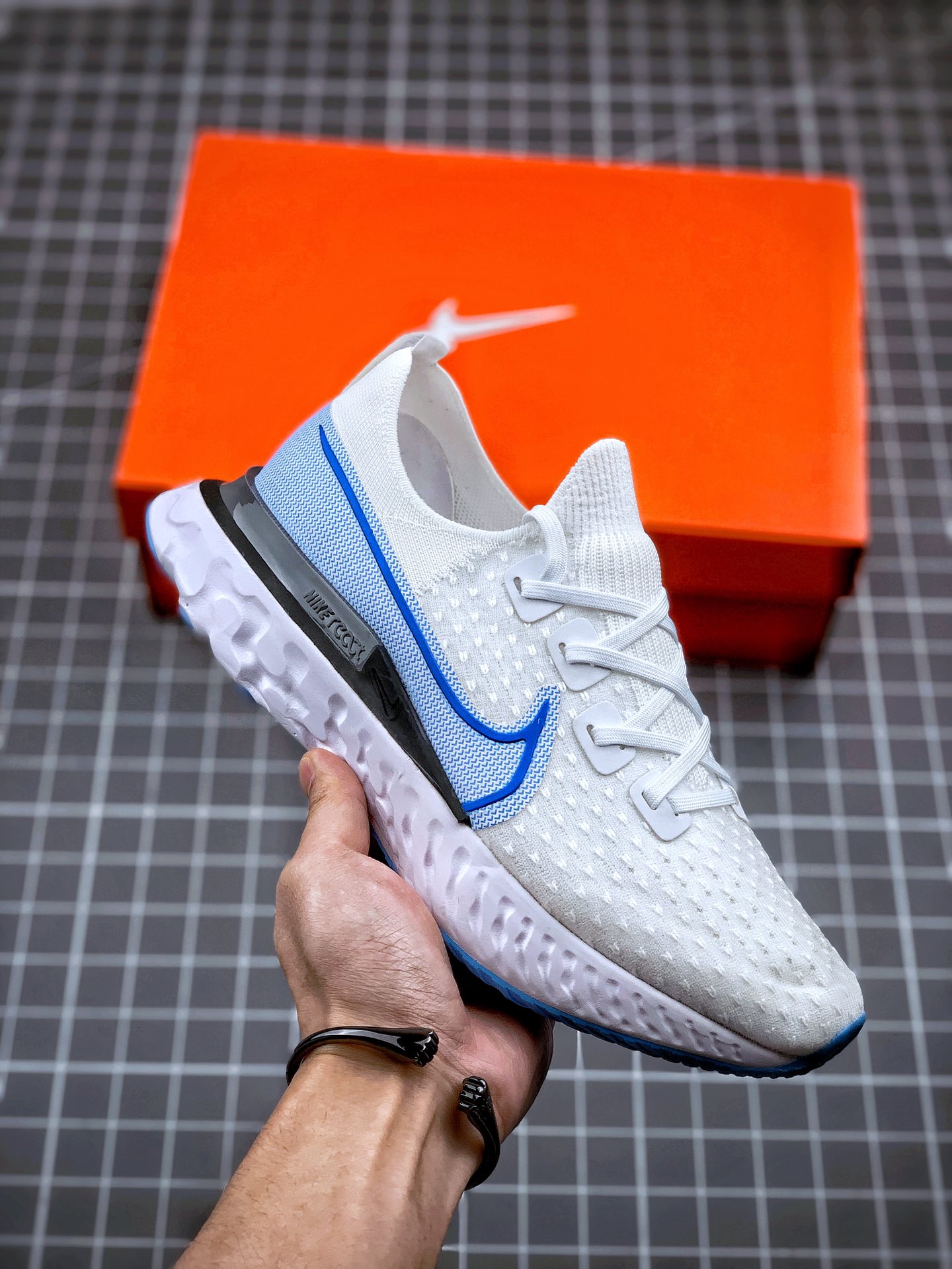 190 Nike Epic React Flyknit 白蓝 瑞亚全新跑步鞋系列  CD4371-101