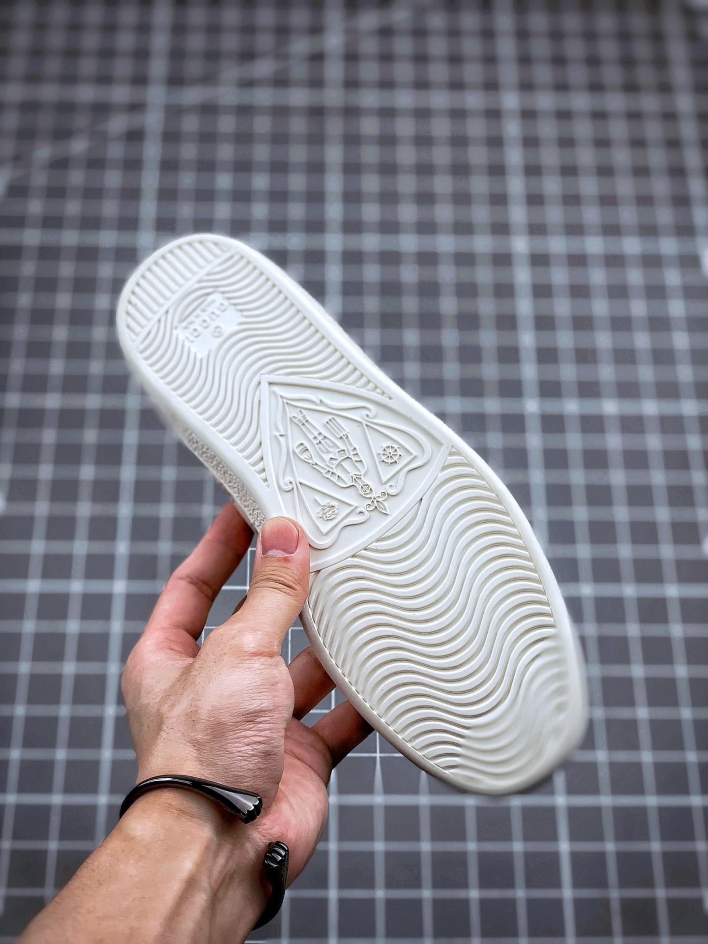 230 原装海淘平台专供 渠道正品订单 Gucci 古驰小白鞋系列-莆田鞋,莆田鞋货源,高仿鞋,高仿鞋货源,安福档口,莆田高仿鞋,莆田鞋批发,高仿鞋批发,莆田高仿运动鞋,高仿运动鞋,莆田运动鞋 230 原装海淘平台专供 渠道正品订单 Gucci 古驰小白鞋系列