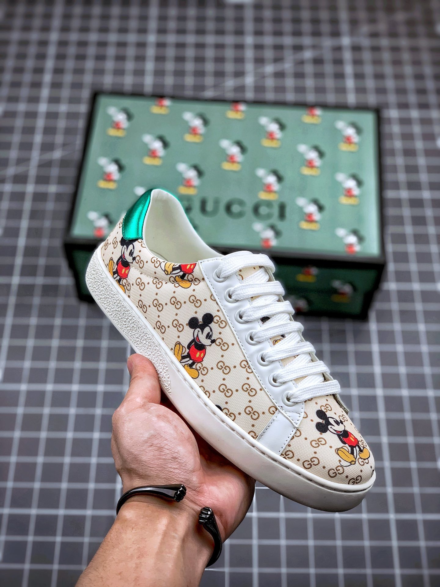 230 原装海淘平台专供 渠道正品订单 Gucci 古驰小白鞋系列-莆田鞋,莆田鞋货源,高仿鞋,高仿鞋货源,安福档口,莆田高仿鞋,莆田鞋批发,高仿鞋批发,莆田高仿运动鞋,高仿运动鞋,莆田运动鞋 230 原装海淘平台专供 渠道正品订单 Gucci 古驰小白鞋系列