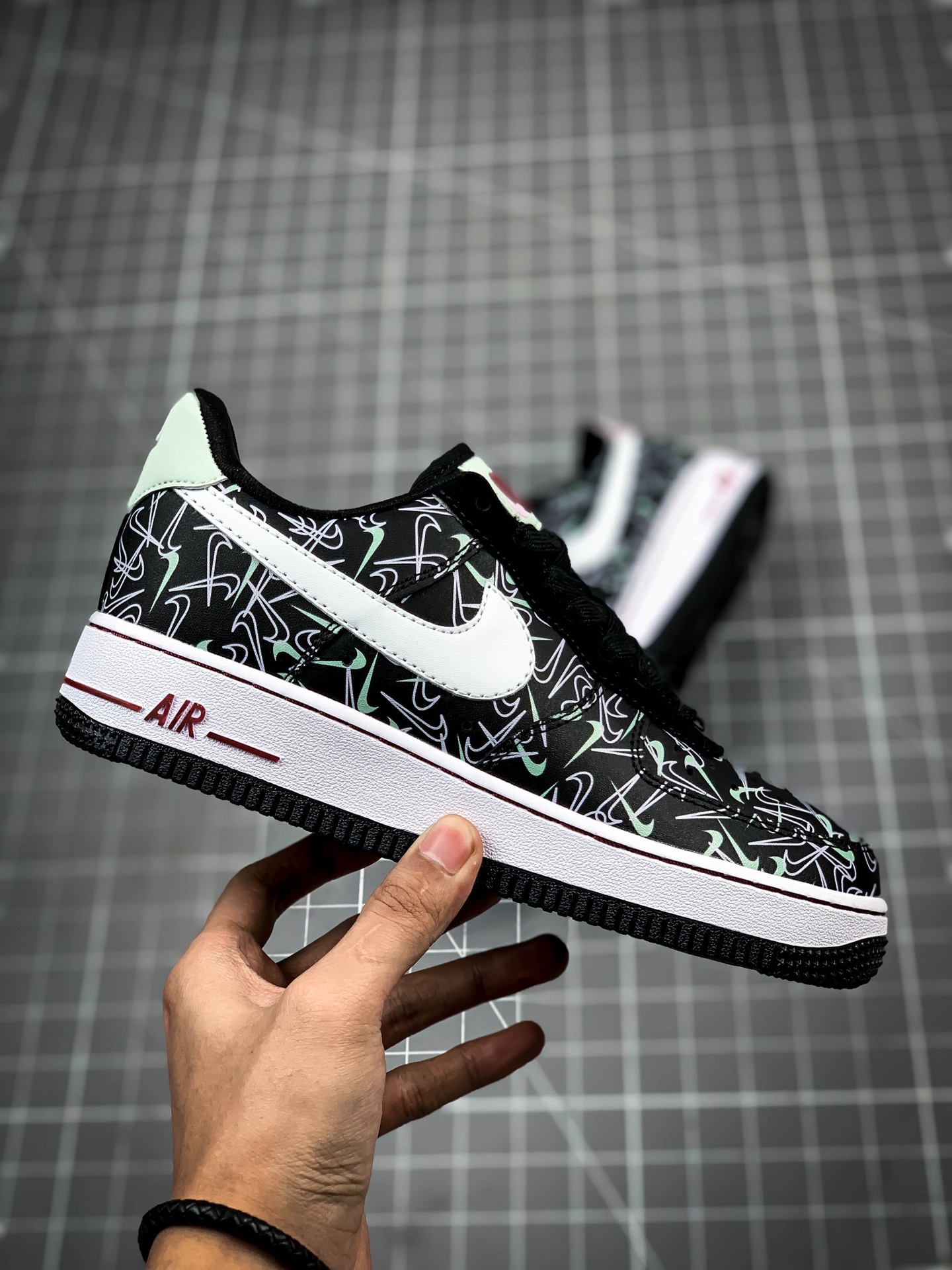 220 Nike Air Force 1 空军低帮“情人节限定”原楦头原纸板  BV0319-002