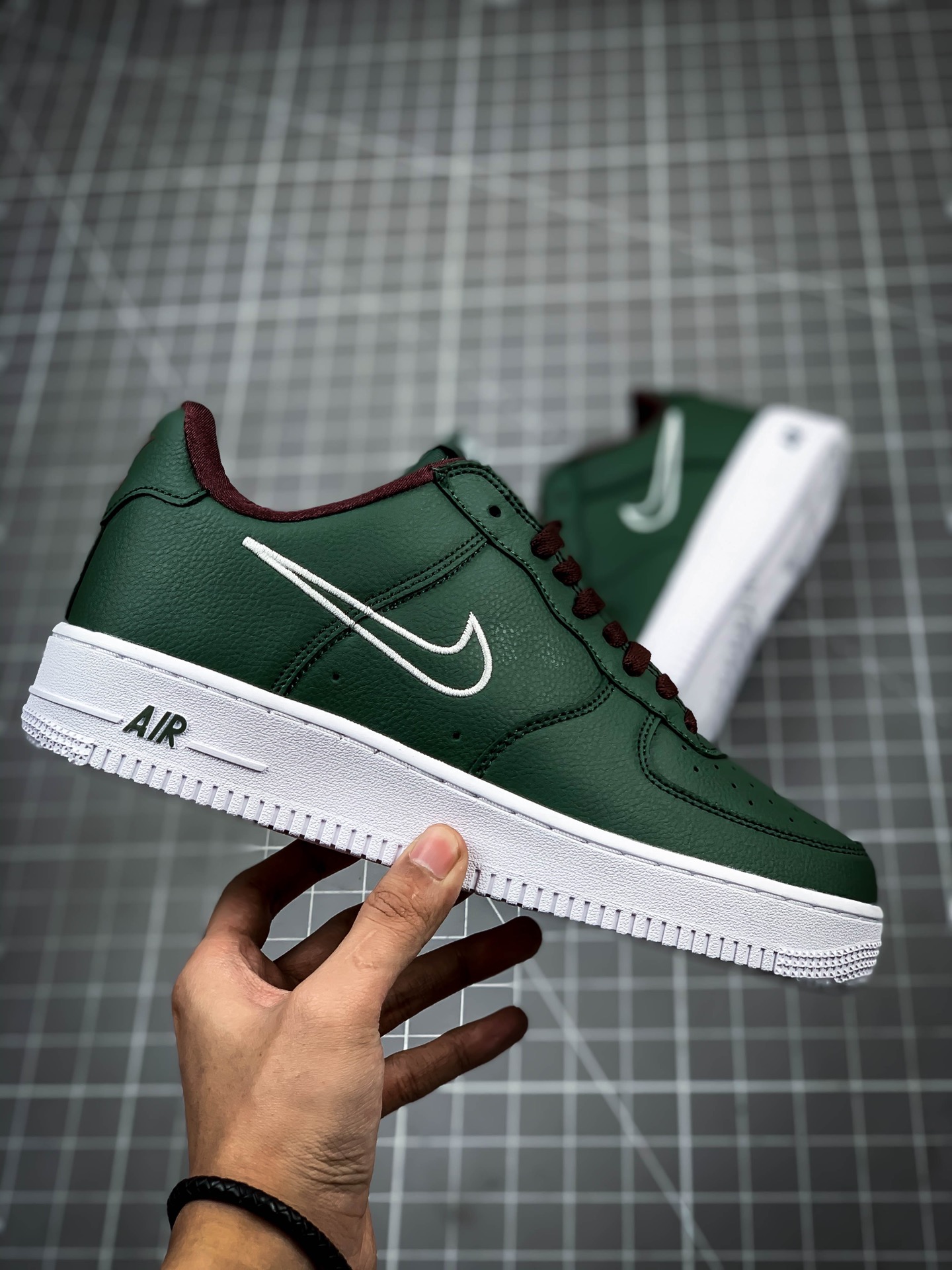 独立订单  p240 Air Force 1 “Hong Kong” 香港空军一号低帮 845053-300