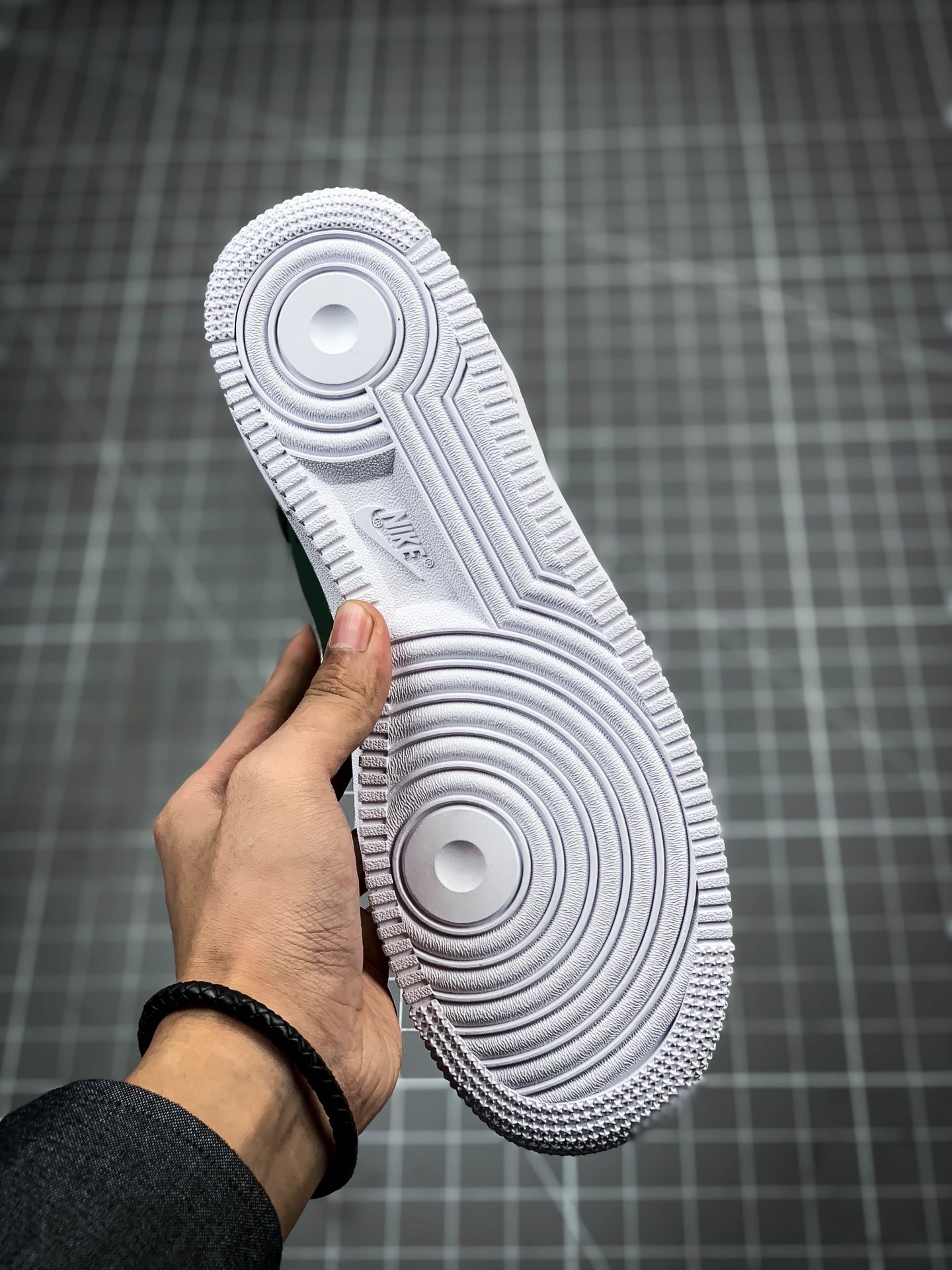 独立订单  p240 Air Force 1 “Hong Kong” 香港空军一号低帮 845053-300