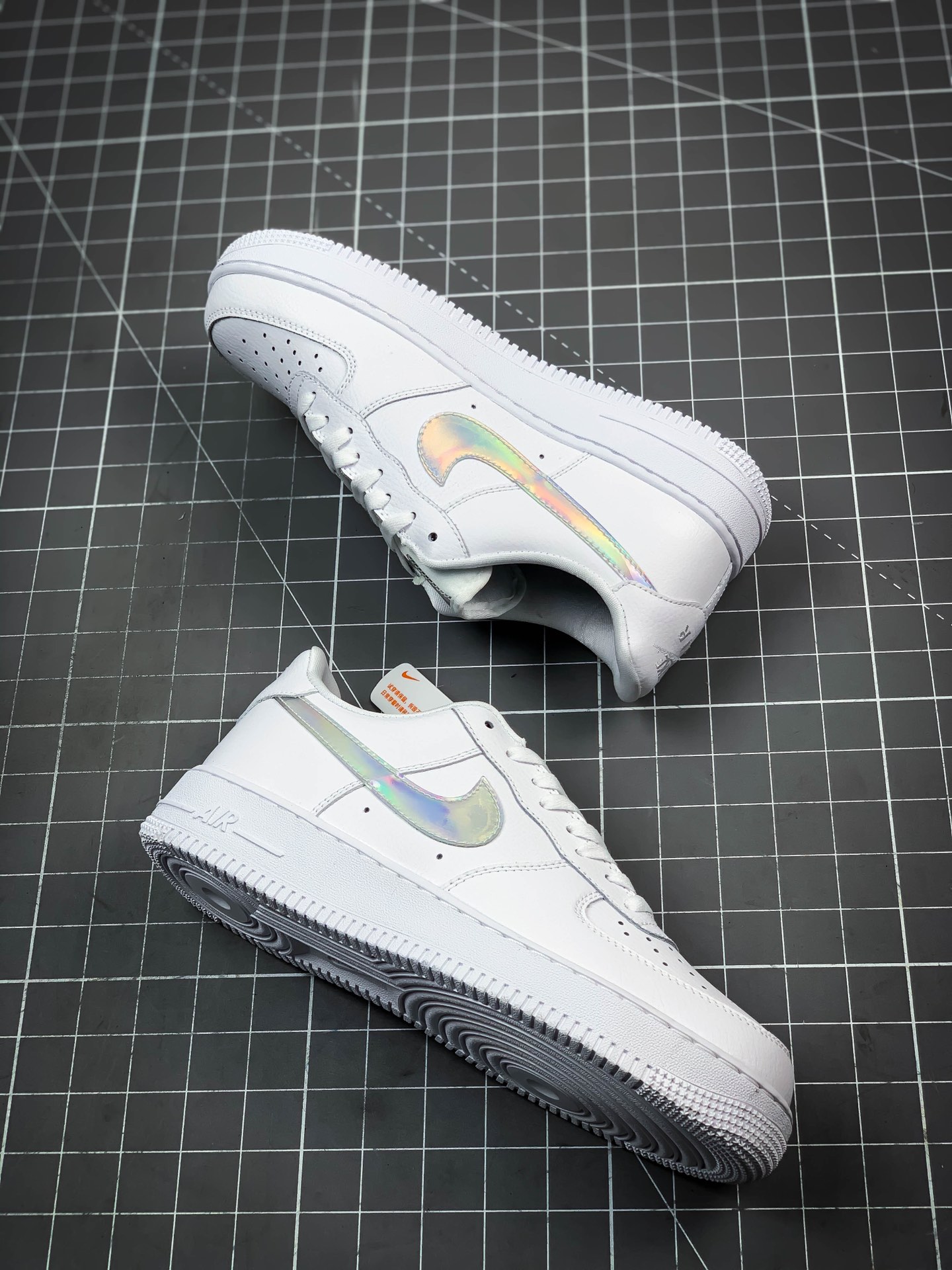 220 公司级 原装 层头 皮革耐克 Nike Air Force 1 Low 白镭射 空军一号低帮百 休搭 闲运 板动 鞋CJ1646-100