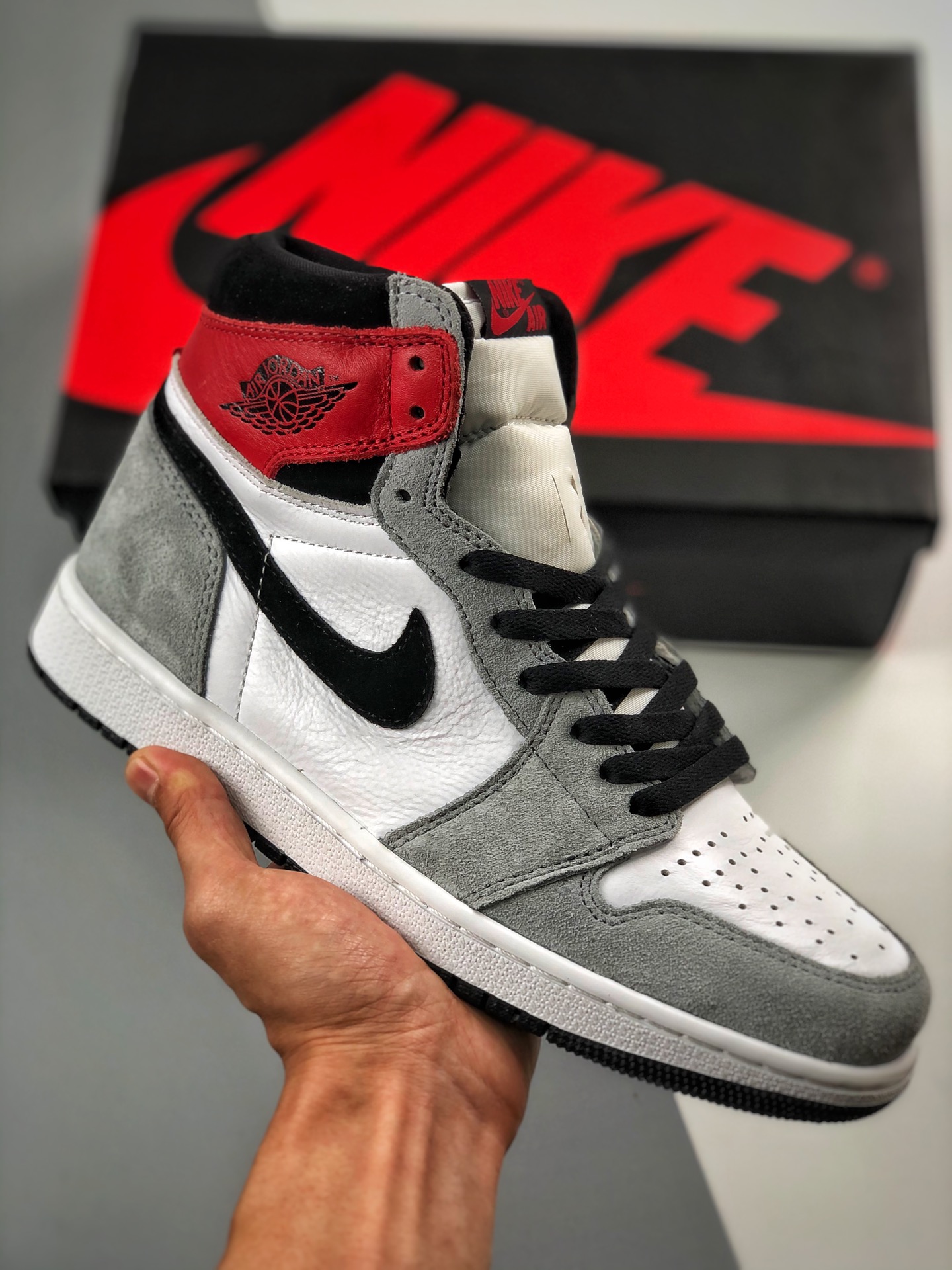 Apoyo contra reembolso Air Jordan 1 High OG 'Light Smoke Grey' gris ahumado, nuevo desarrollo, comparación con zapatos …