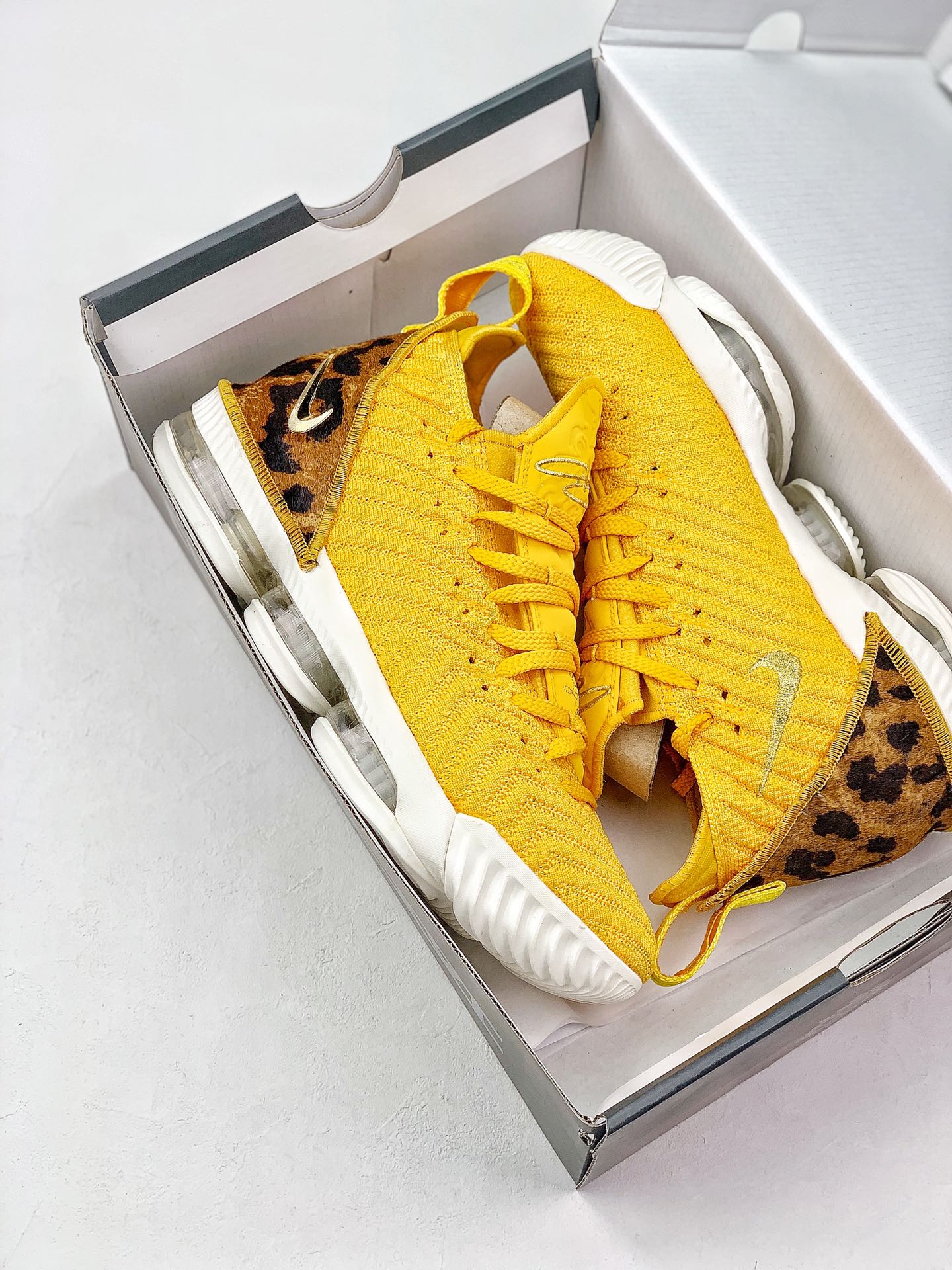 特价 190 Nike Lebron XVI EP 詹姆斯 纯原最高工艺  纯原配色 Nike Lebron XVI EP