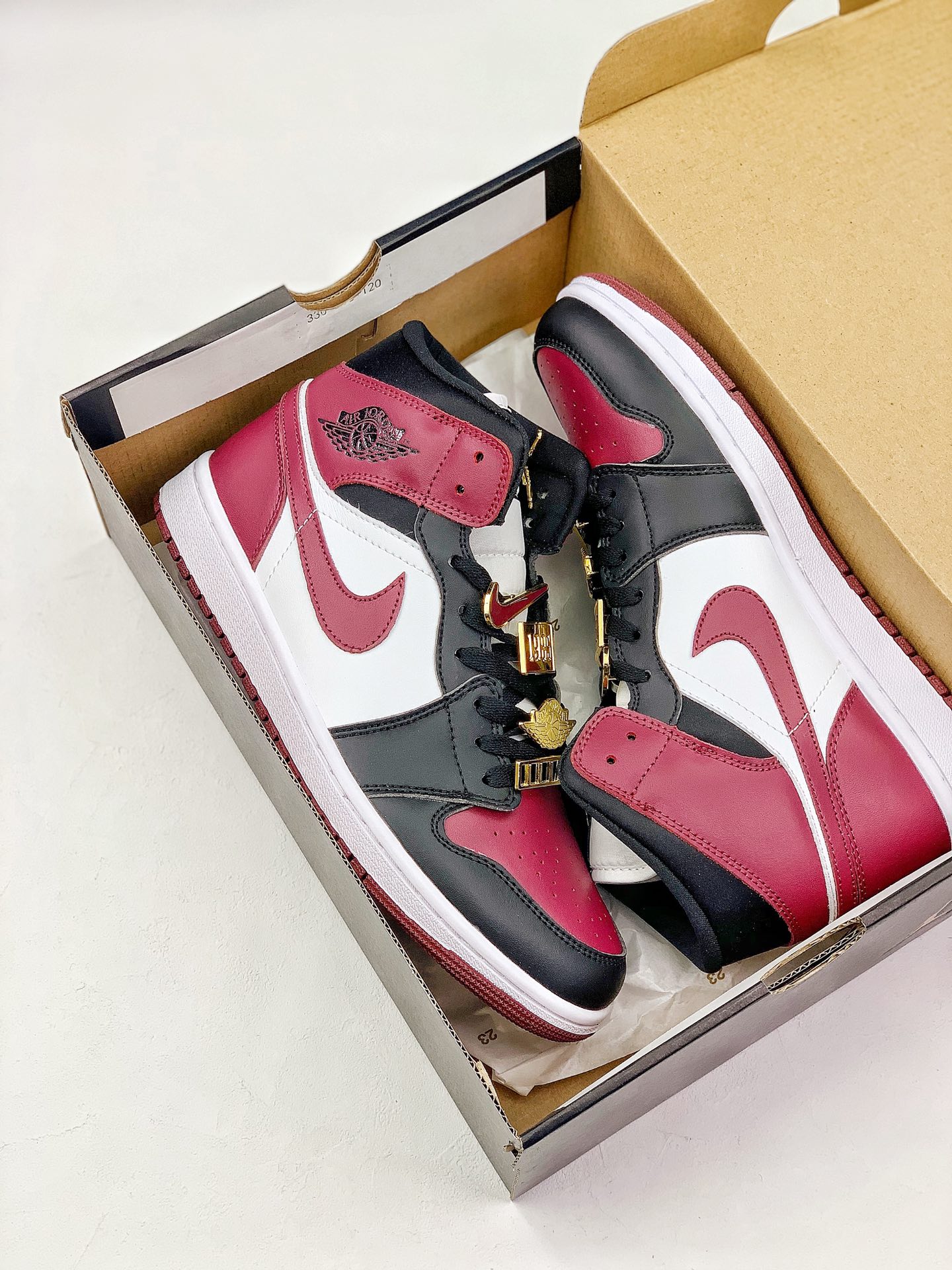 280 Air Jordan 1 Mid 全新配色 CZ4385-016