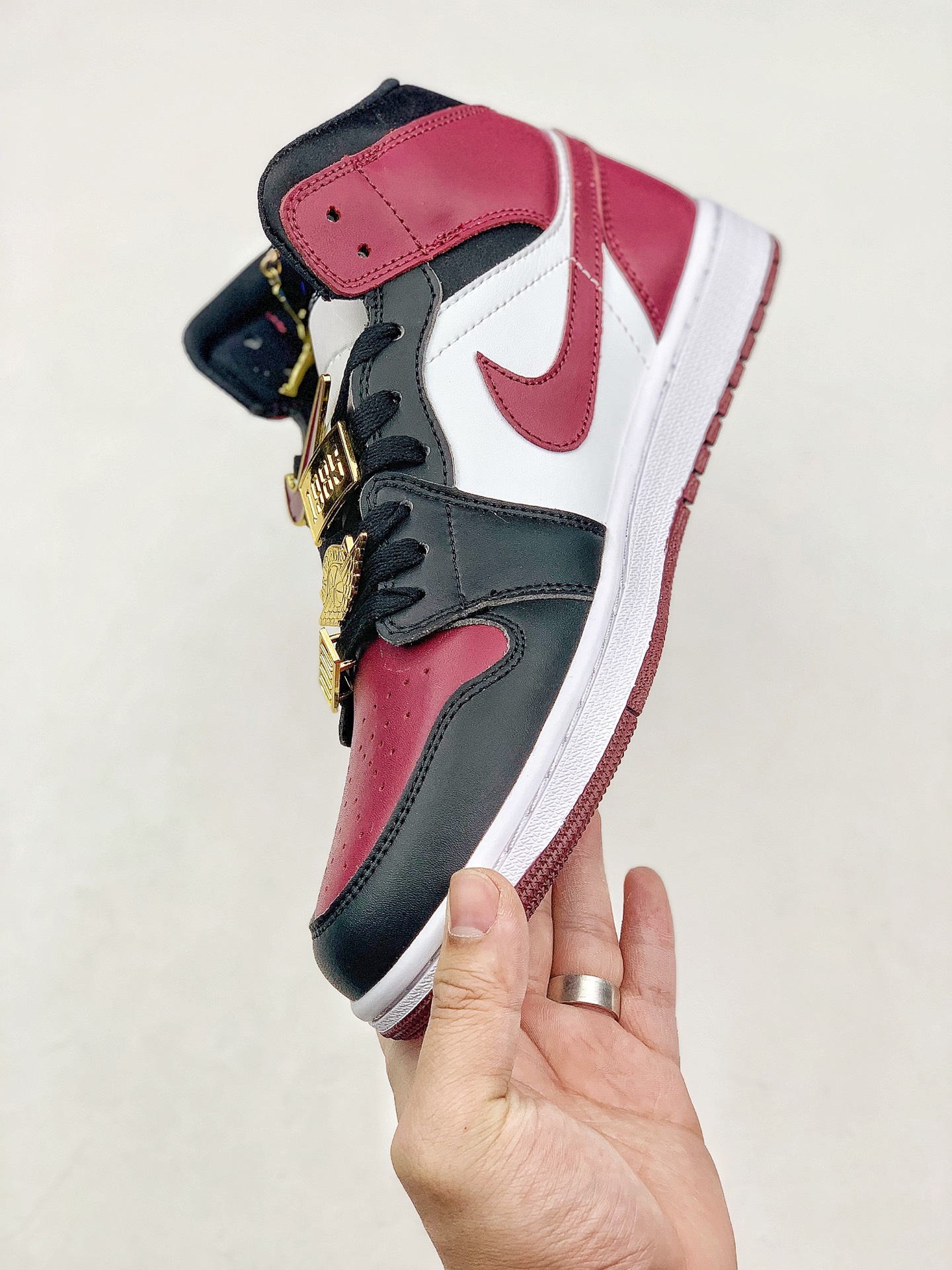 280 Air Jordan 1 Mid 全新配色 CZ4385-016