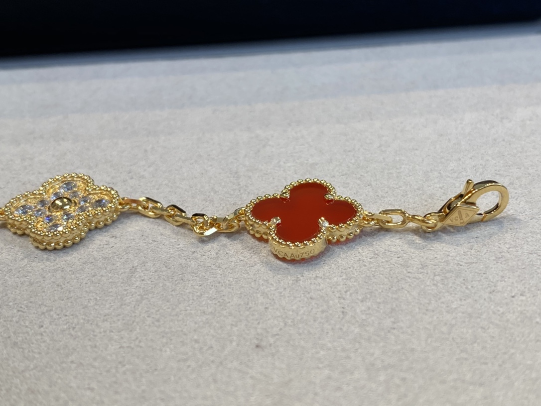 Five-Motif Carnelian and Diamond Bracelet - Comprehensive 7