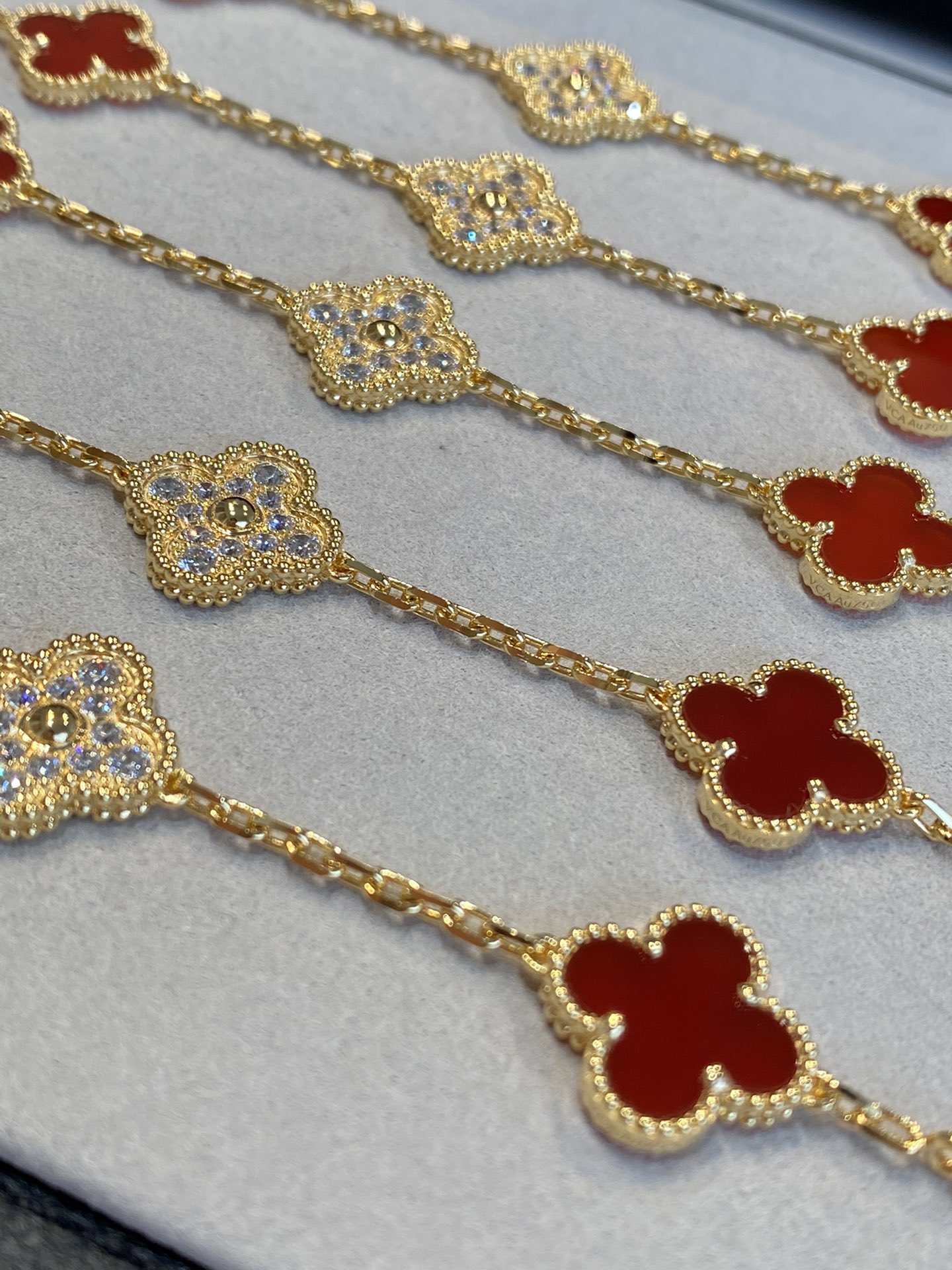 Five-Motif Carnelian and Diamond Bracelet - Comprehensive 5