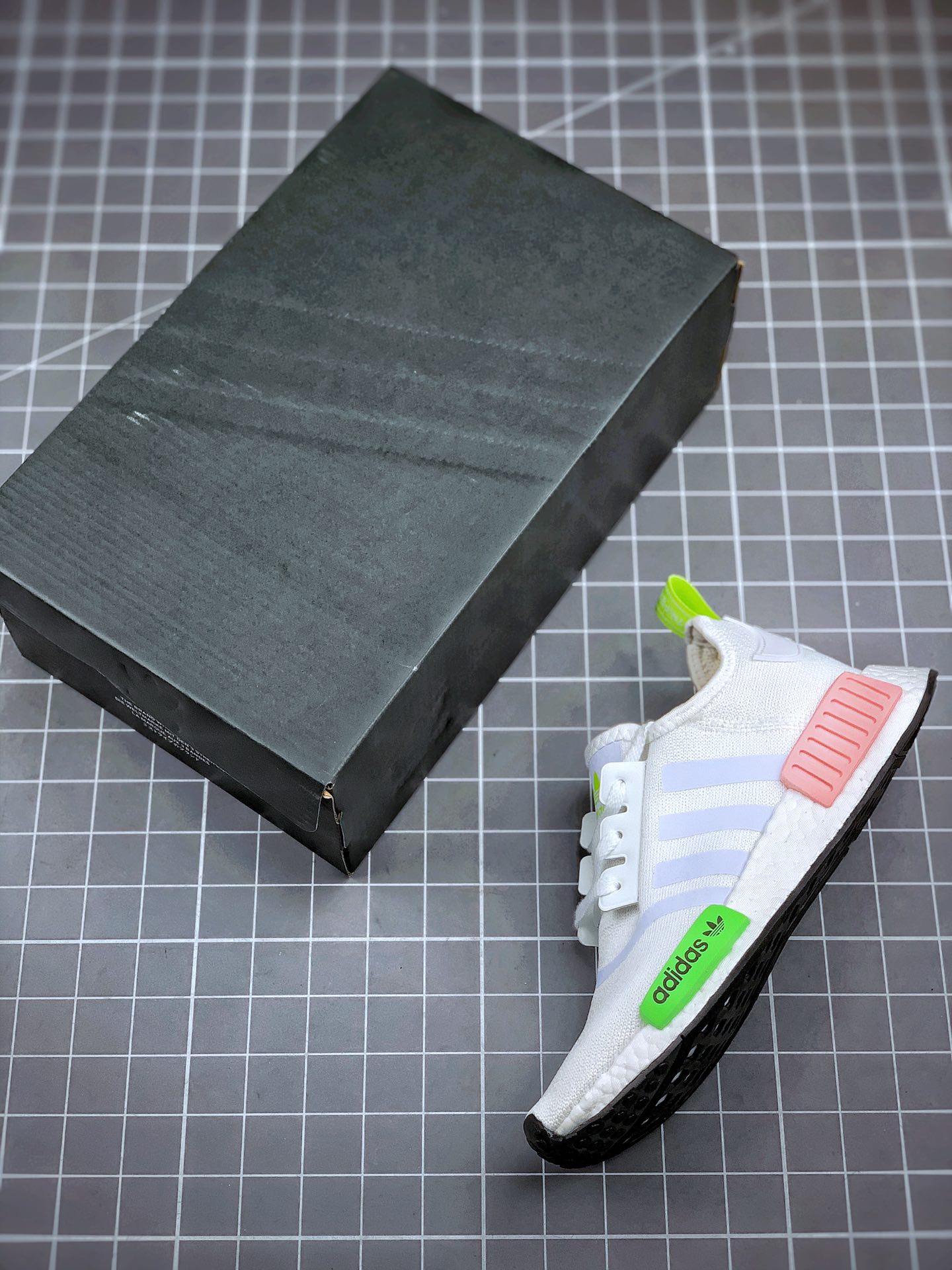 220 Adidas NMD _R1 白粉绿 虎扑版本 专柜同步上架