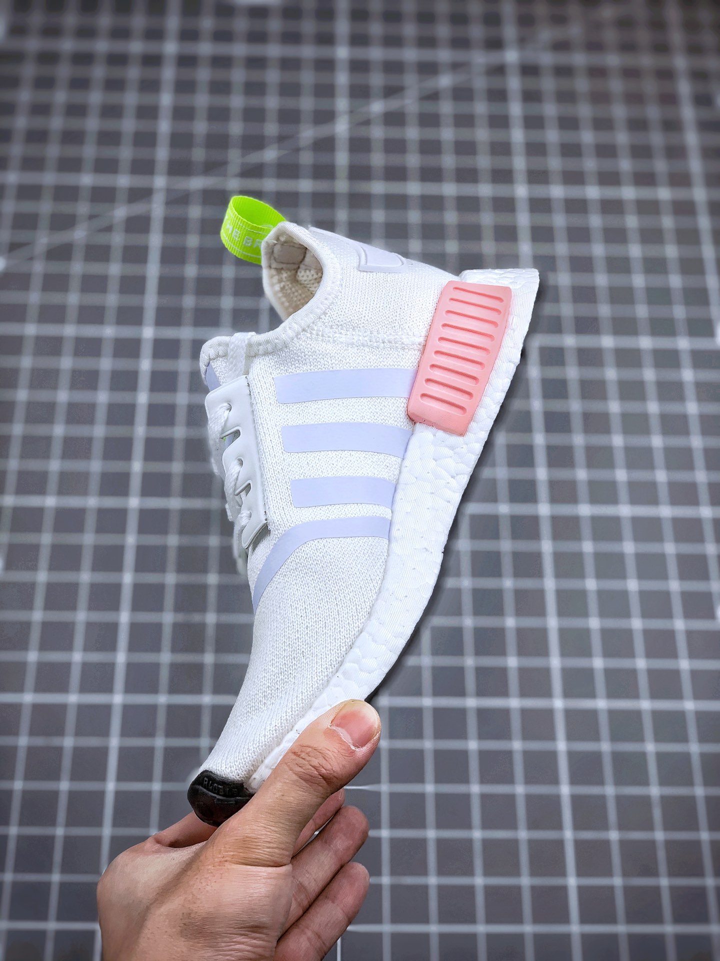 220 Adidas NMD _R1 白粉绿 虎扑版本 专柜同步上架