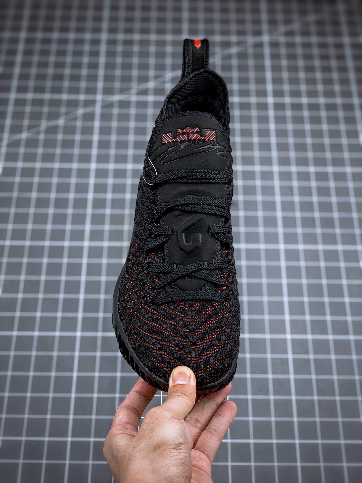 190   Nike Lebron XVI EP 勒布朗詹姆斯16代BQ6582-900