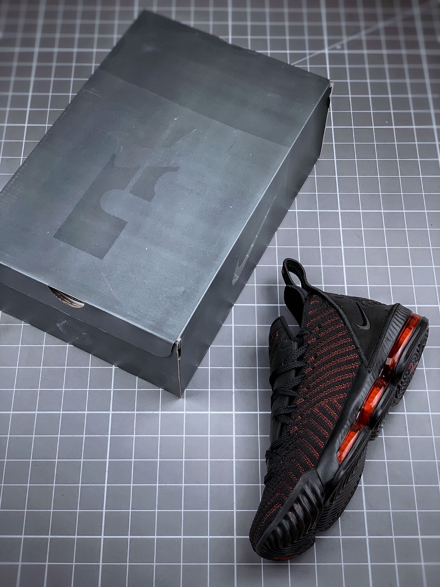 190   Nike Lebron XVI EP 勒布朗詹姆斯16代BQ6582-900