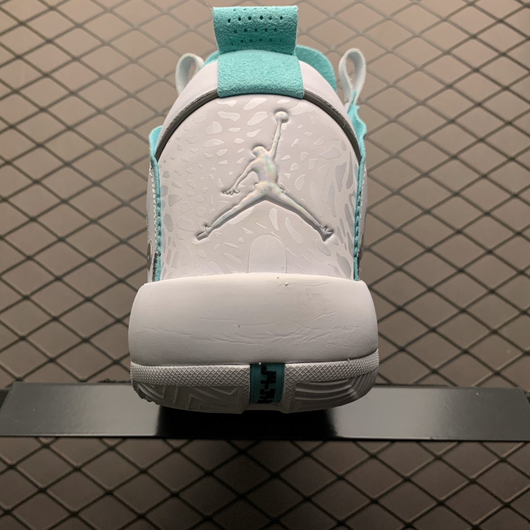 330 纯原版本  Air Jordan XXXIV PF AJ34 乔34 未来概念轻量化篮球鞋 BQ3381-103