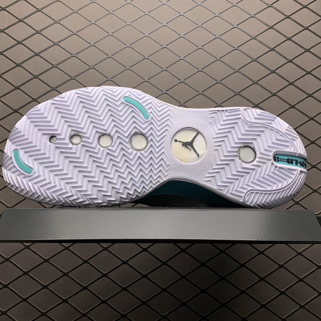 330 纯原版本  Air Jordan XXXIV PF AJ34 乔34 未来概念轻量化篮球鞋 BQ3381-103