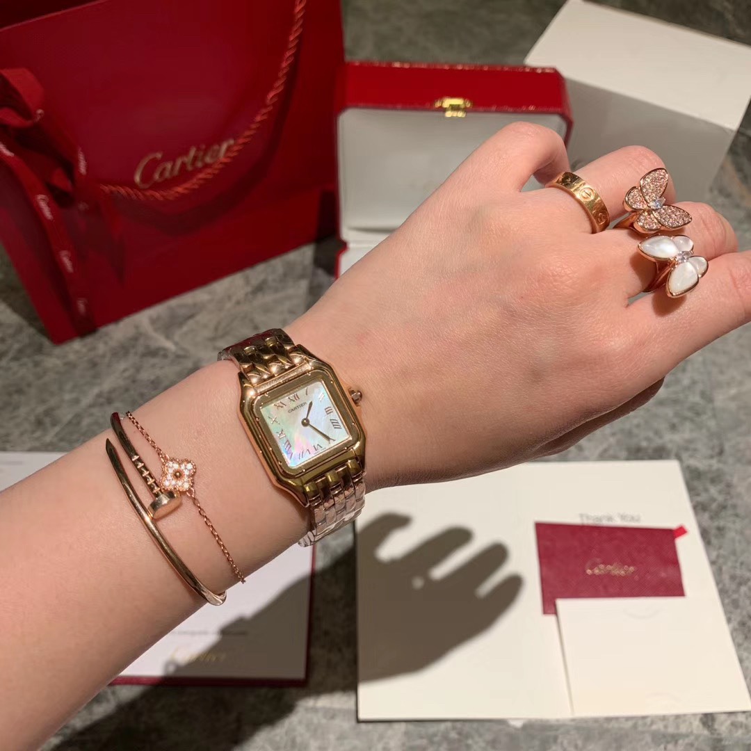 Cartier 卡地亚Panthère de Cartier 猎豹系列腕表
