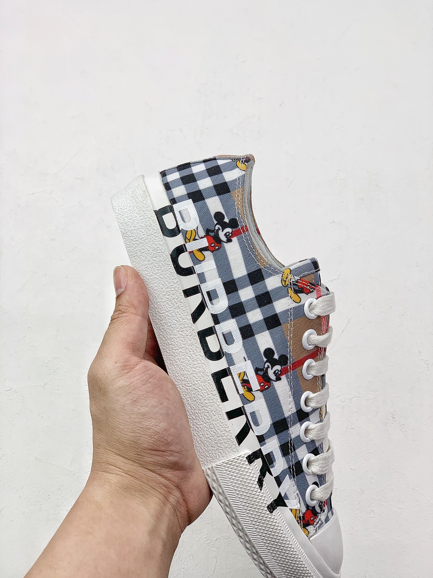 260 BURBERRY 巴宝莉 巴宝莉(BURBERRY)经典棉款 质运动鞋
