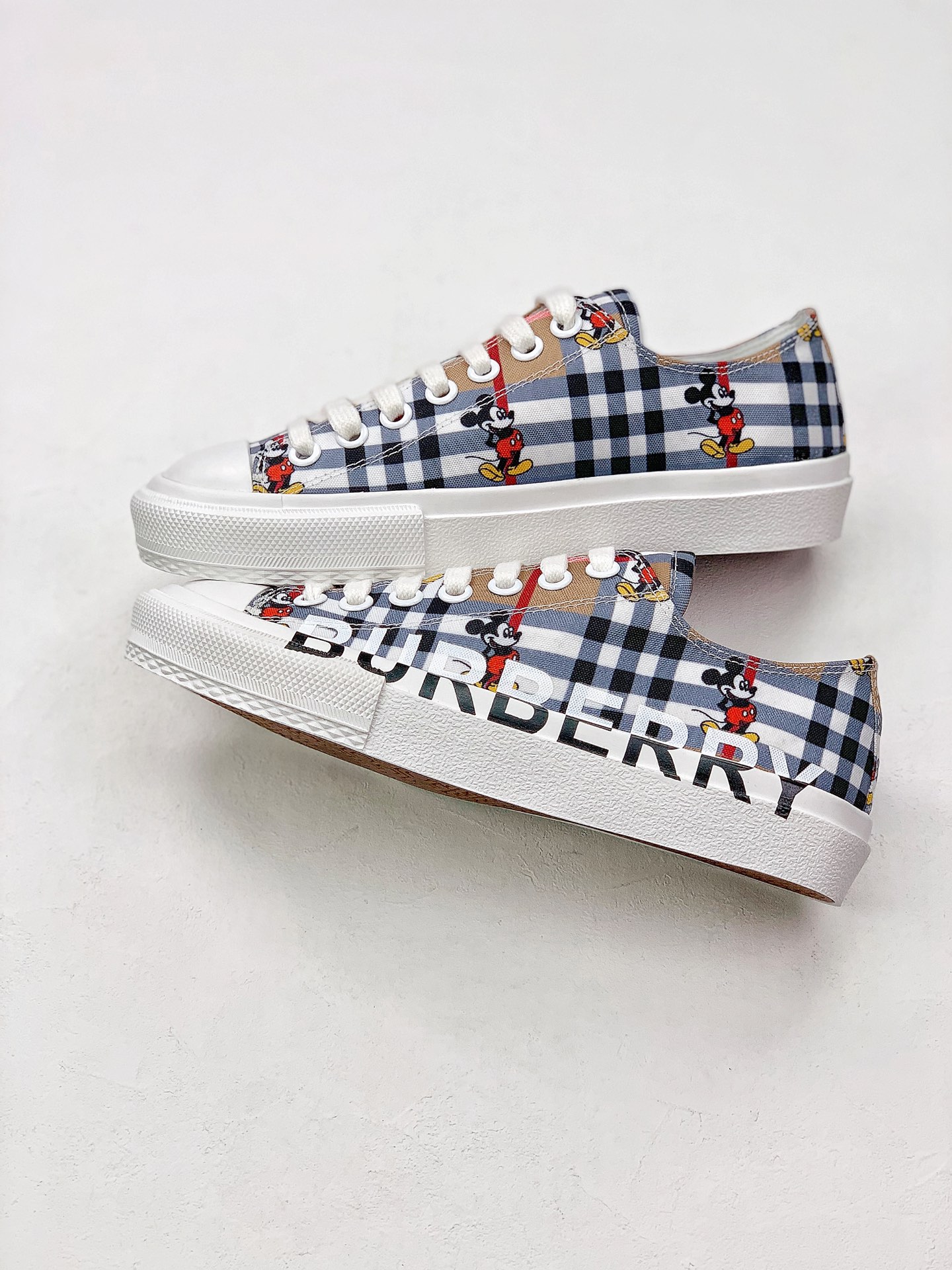 260 BURBERRY 巴宝莉 巴宝莉(BURBERRY)经典棉款 质运动鞋