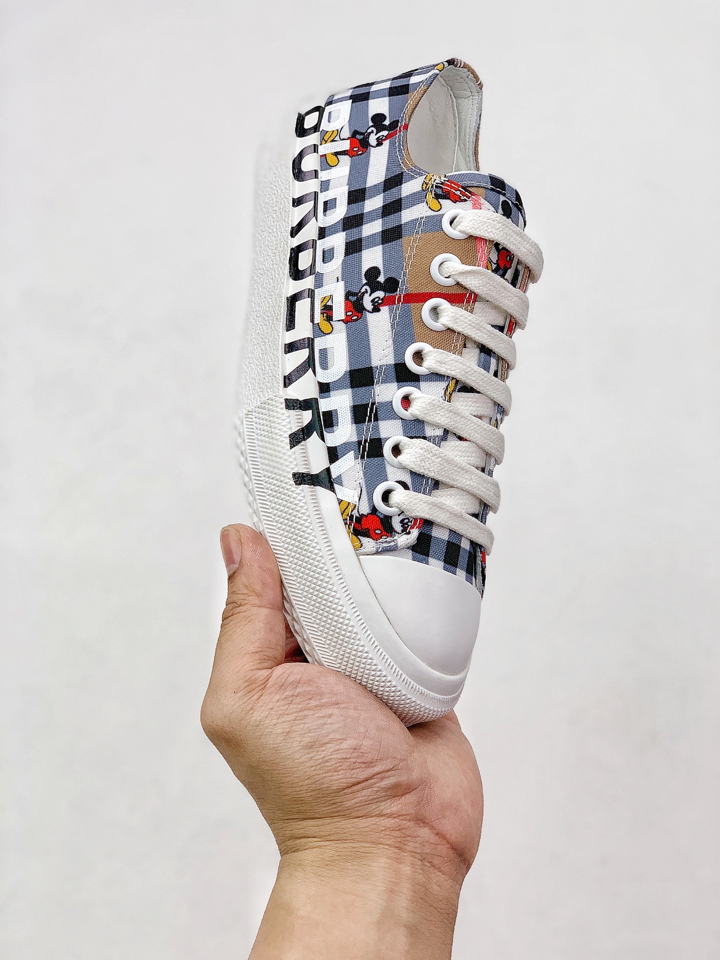 260 BURBERRY 巴宝莉 巴宝莉(BURBERRY)经典棉款 质运动鞋