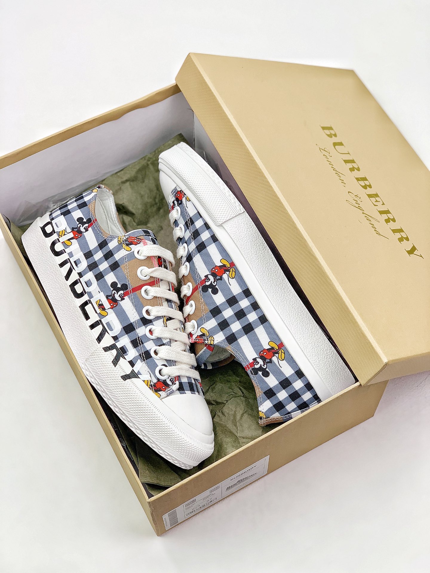 260 BURBERRY 巴宝莉 巴宝莉(BURBERRY)经典棉款 质运动鞋