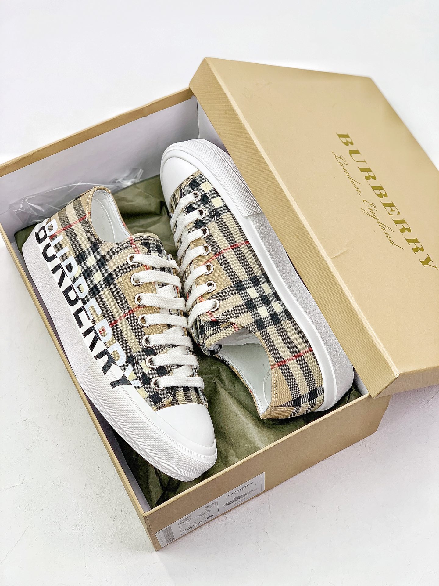 260 BURBERRY 巴宝莉 巴宝莉(BURBERRY)经典棉款 质运动鞋