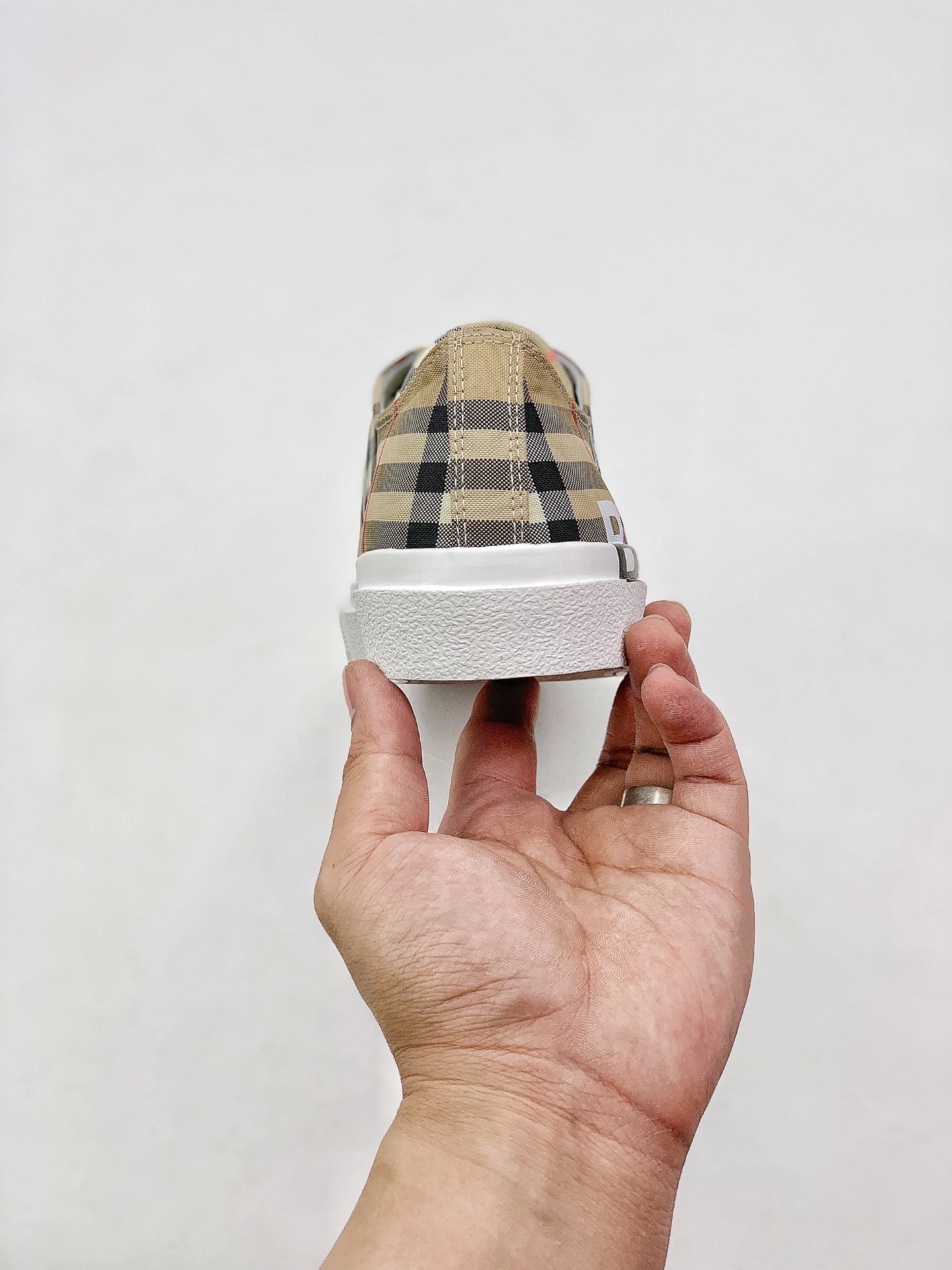 260 BURBERRY 巴宝莉 巴宝莉(BURBERRY)经典棉款 质运动鞋