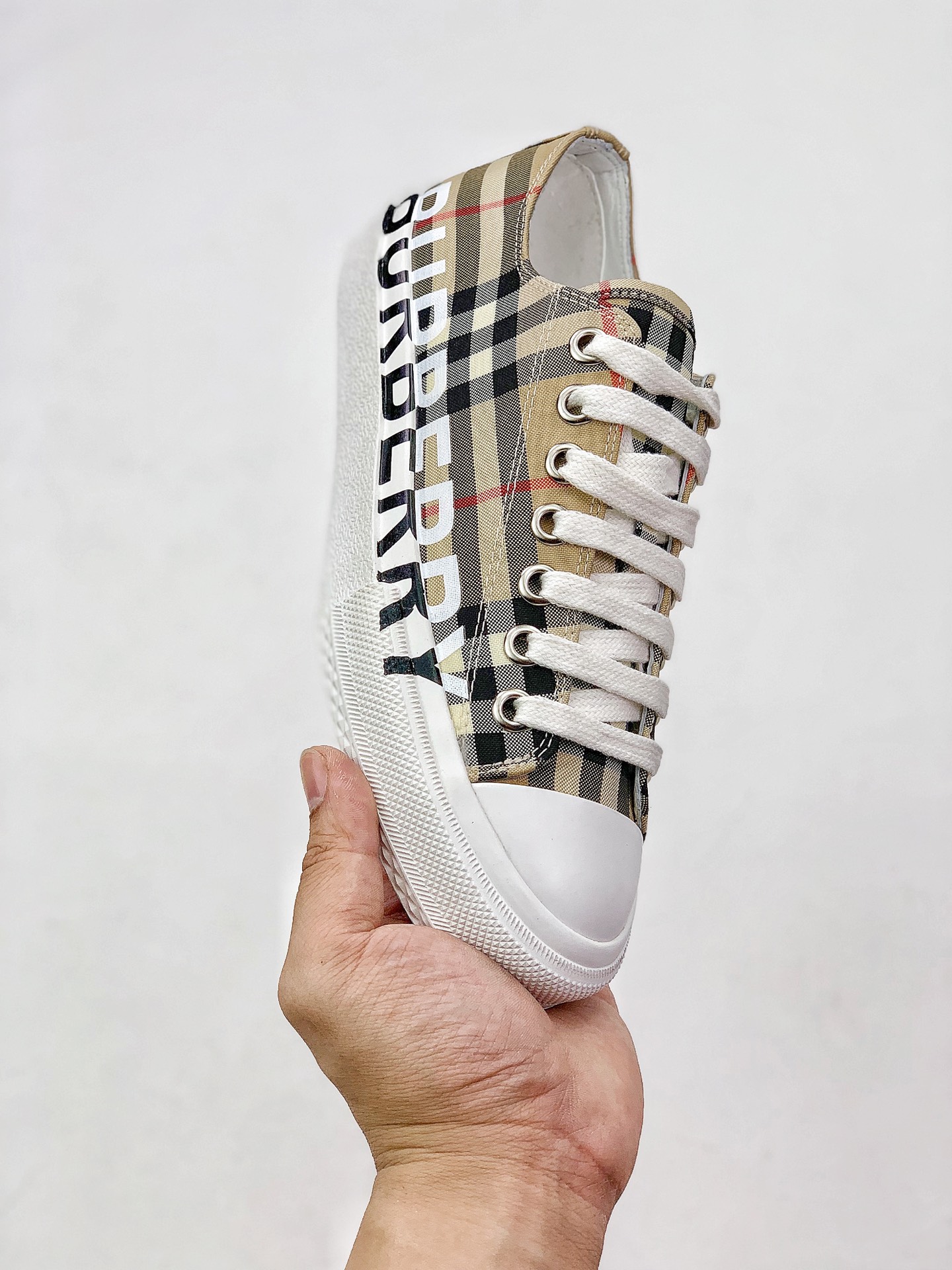 260 BURBERRY 巴宝莉 巴宝莉(BURBERRY)经典棉款 质运动鞋