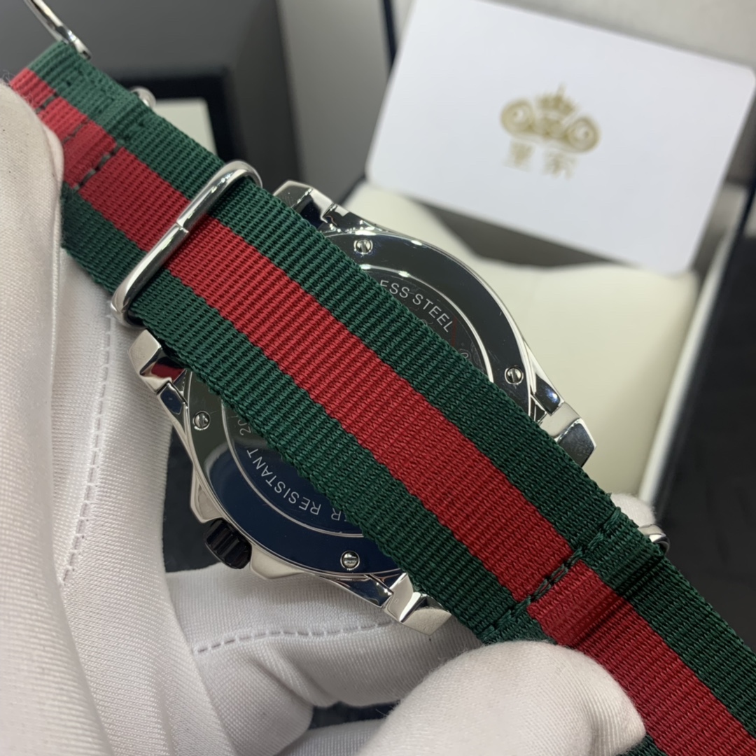 Gucci 皇家 古驰男款YA136209腕表