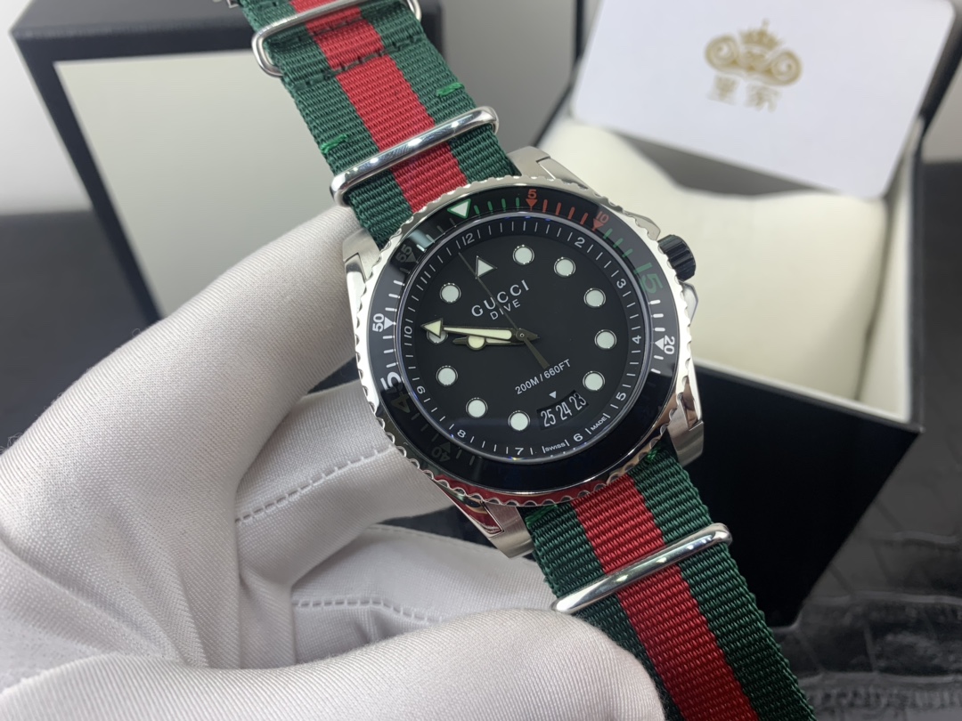 Gucci 皇家 古驰男款YA136209腕表