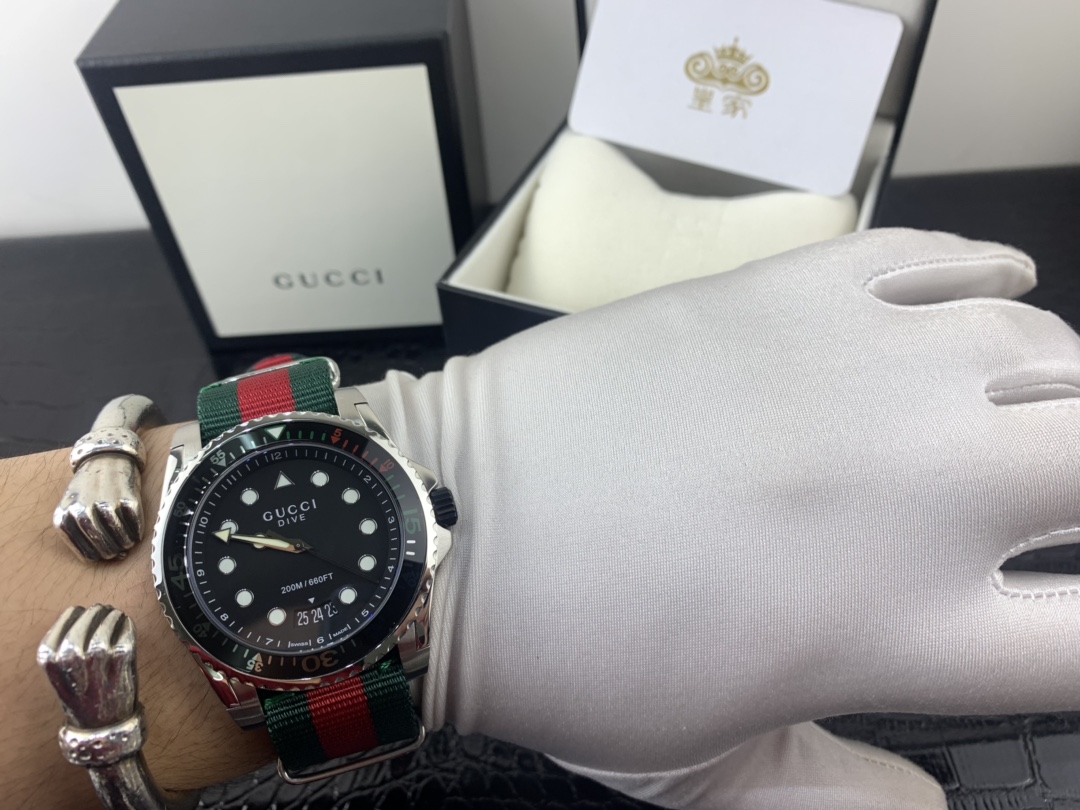 Gucci 皇家 古驰男款YA136209腕表