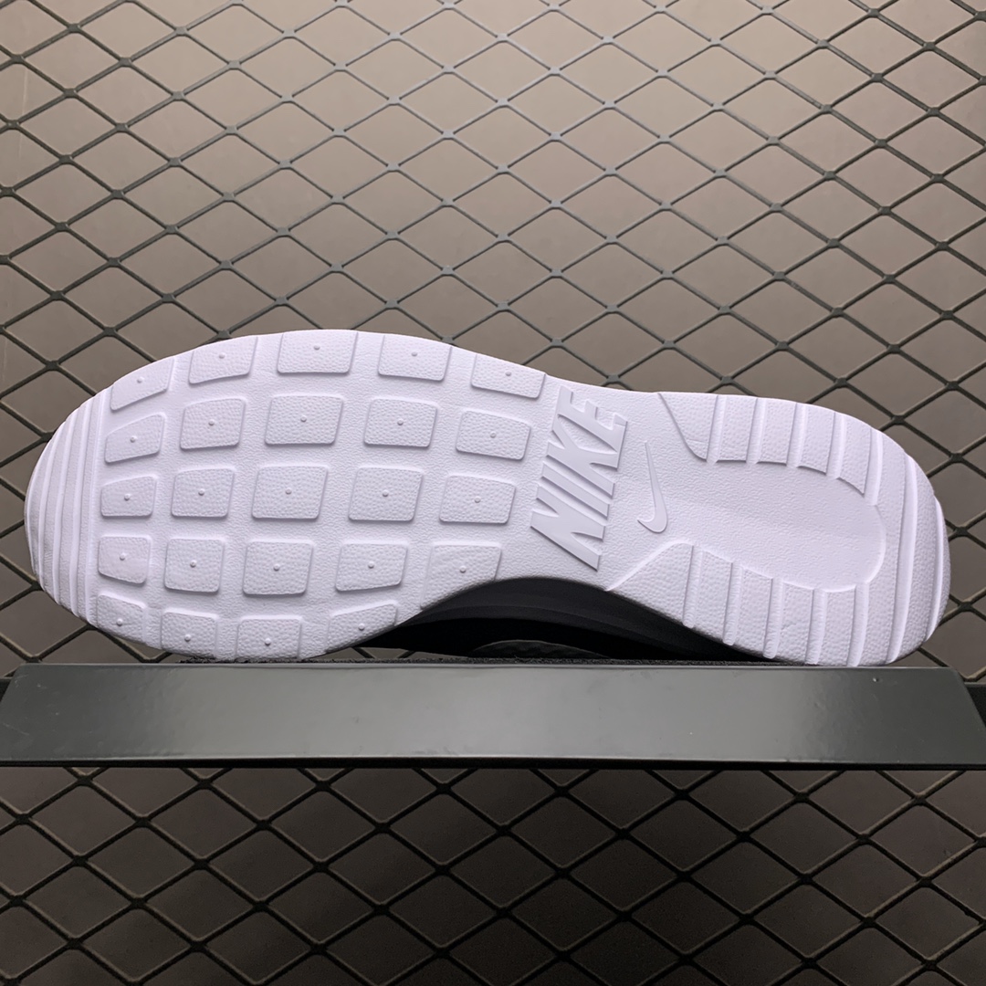 205  Nike Tunjun奥三 奥运三代网面透气跑步鞋 812654-011