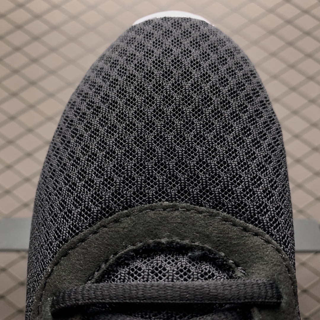 205  Nike Tunjun奥三 奥运三代网面透气跑步鞋 812654-011