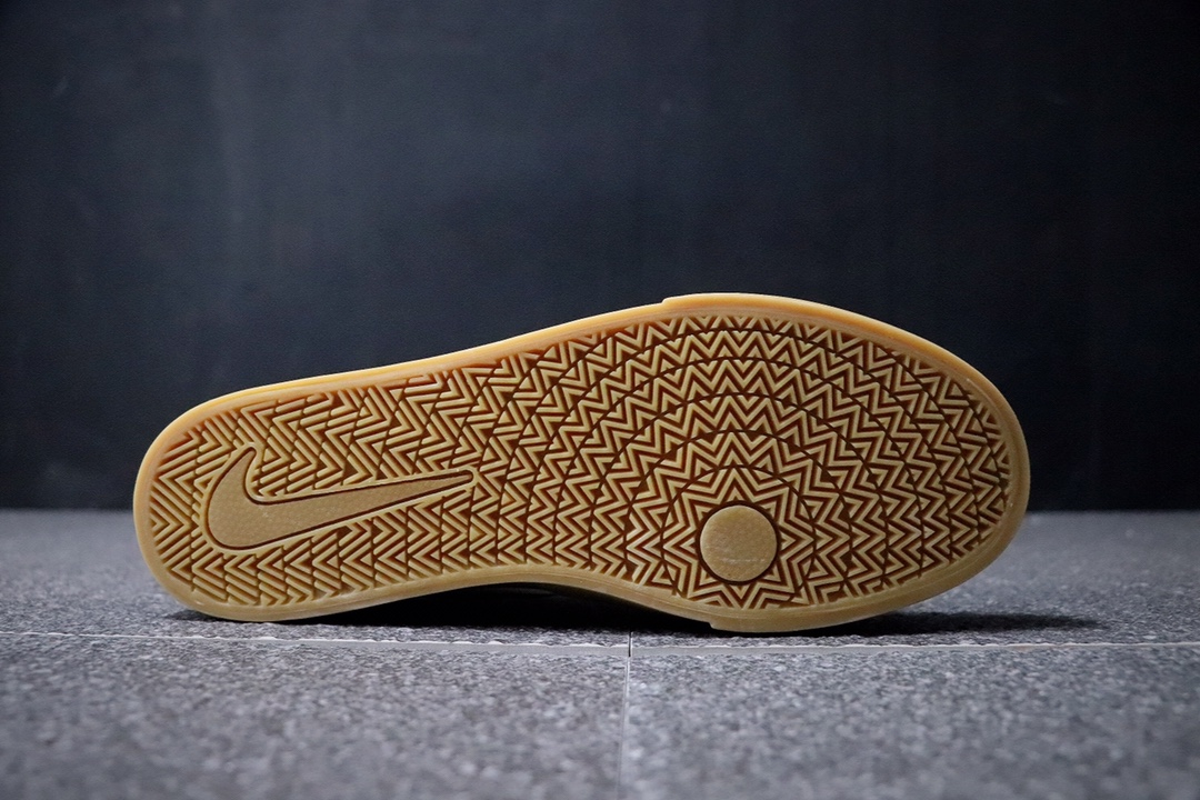 130 新品首发 独家双密度泡棉鞋垫支撑 耐克Nike SB Chron Solarsoft太阳软底系列休闲百搭板鞋CD6278-100