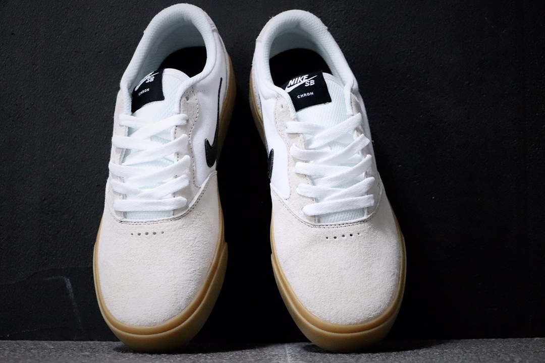 130 新品首发 独家双密度泡棉鞋垫支撑 耐克Nike SB Chron Solarsoft太阳软底系列休闲百搭板鞋CD6278-100