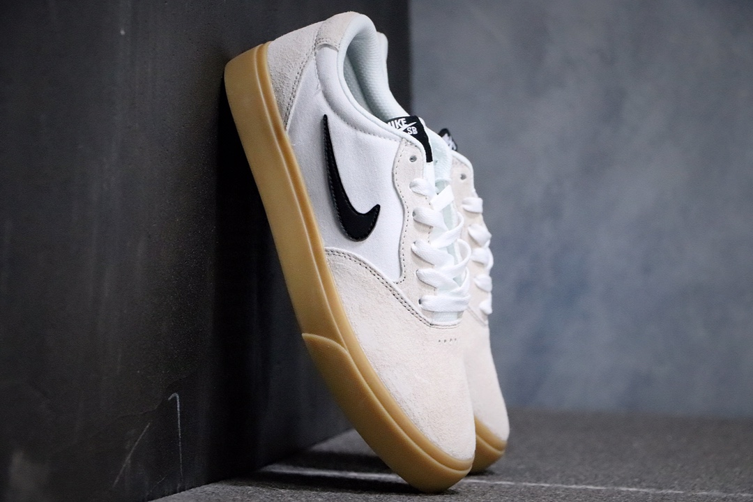 130 新品首发 独家双密度泡棉鞋垫支撑 耐克Nike SB Chron Solarsoft太阳软底系列休闲百搭板鞋CD6278-100