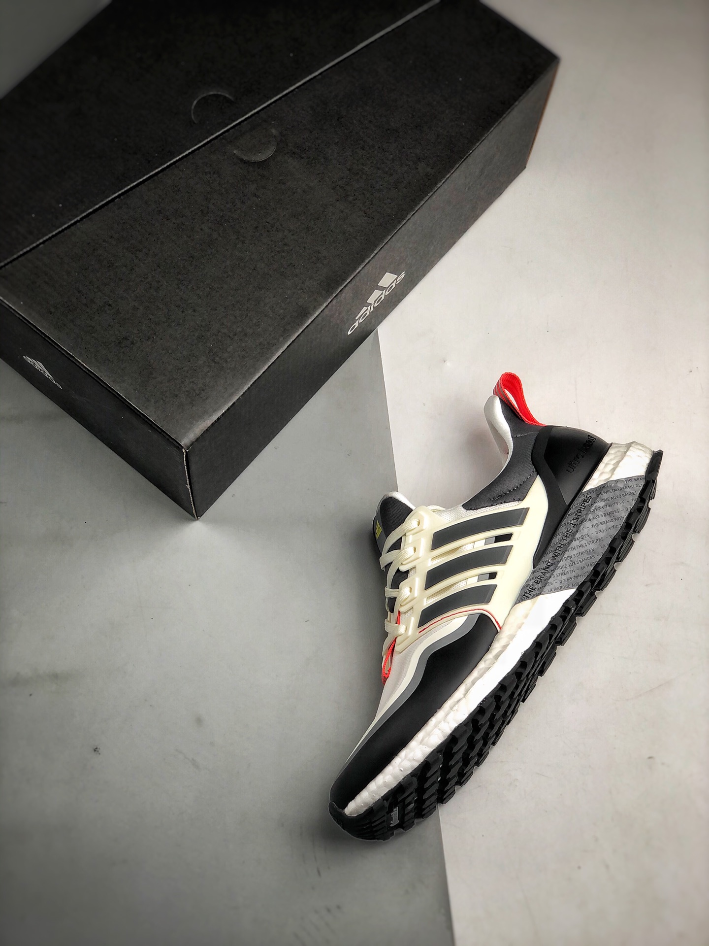 250 Ad Ultraboost All Terrain 4.0  全掌爆米花休闲运动跑鞋