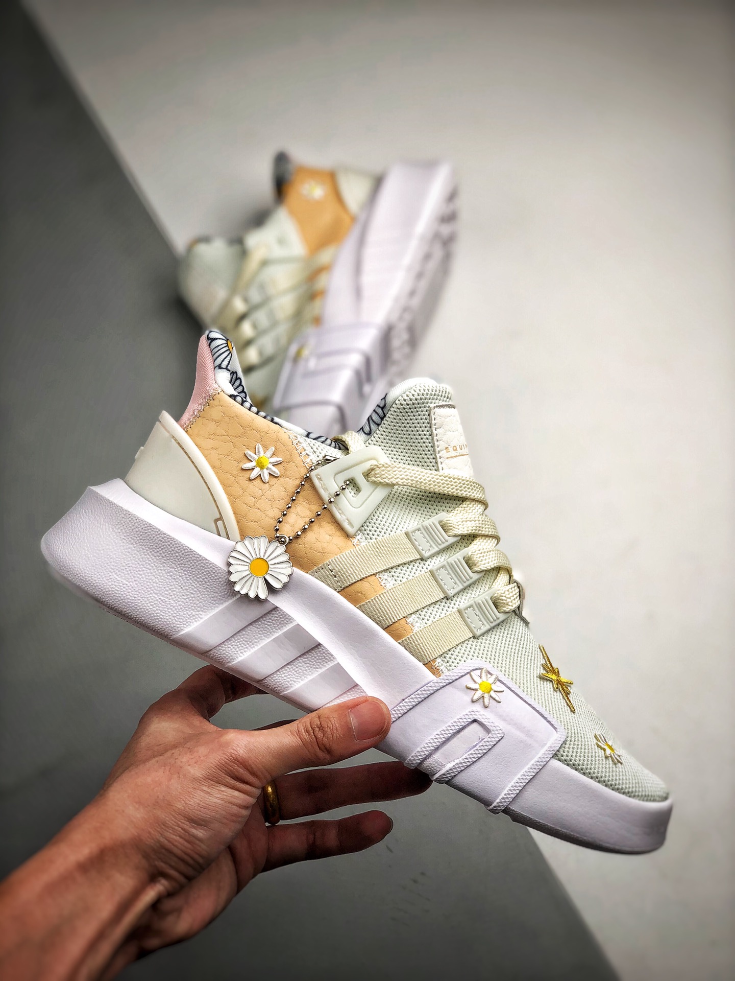 170  Adidas EQT Bask ADV 雏菊   货号：BD7797