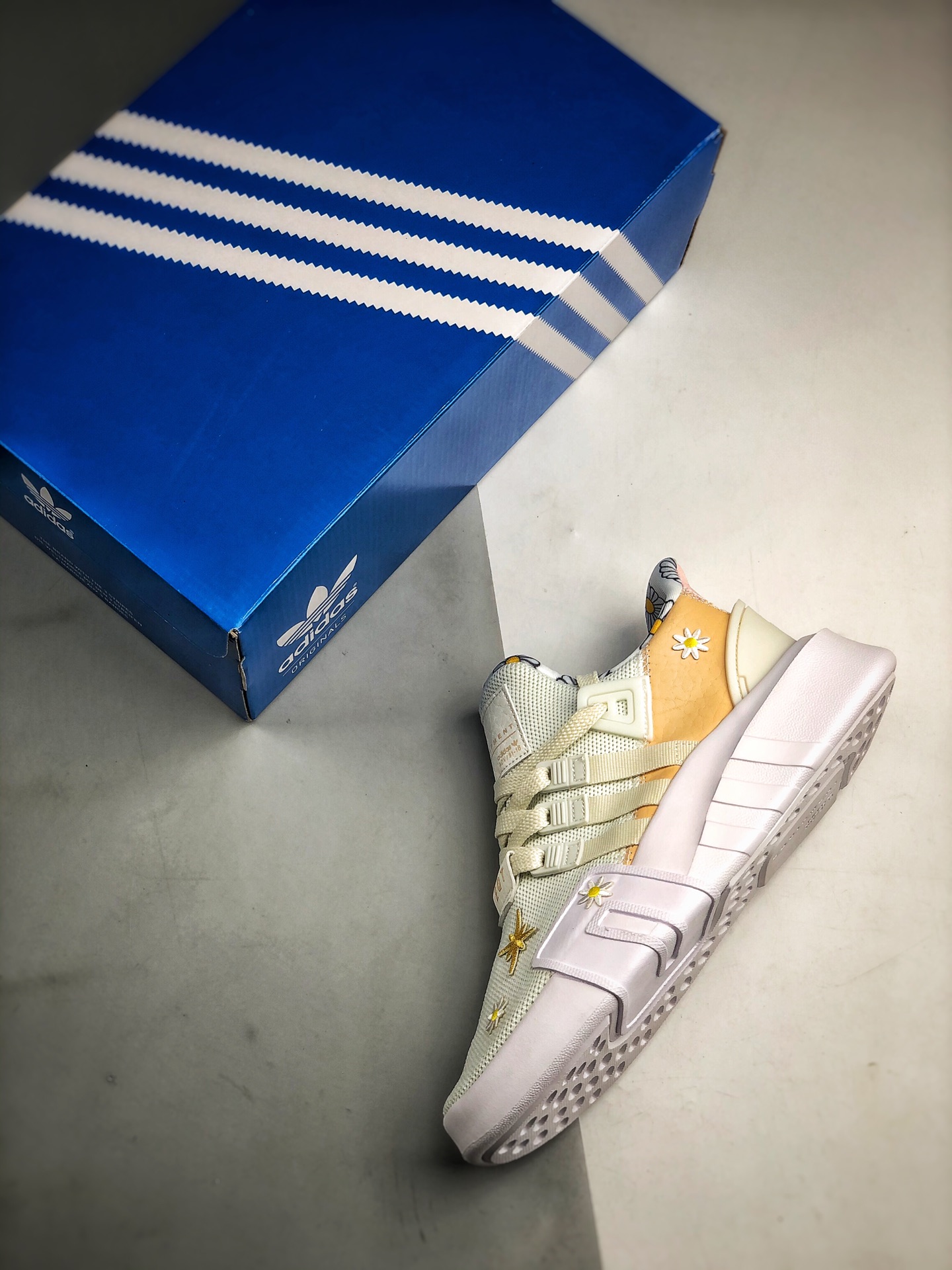 170  Adidas EQT Bask ADV 雏菊   货号：BD7797