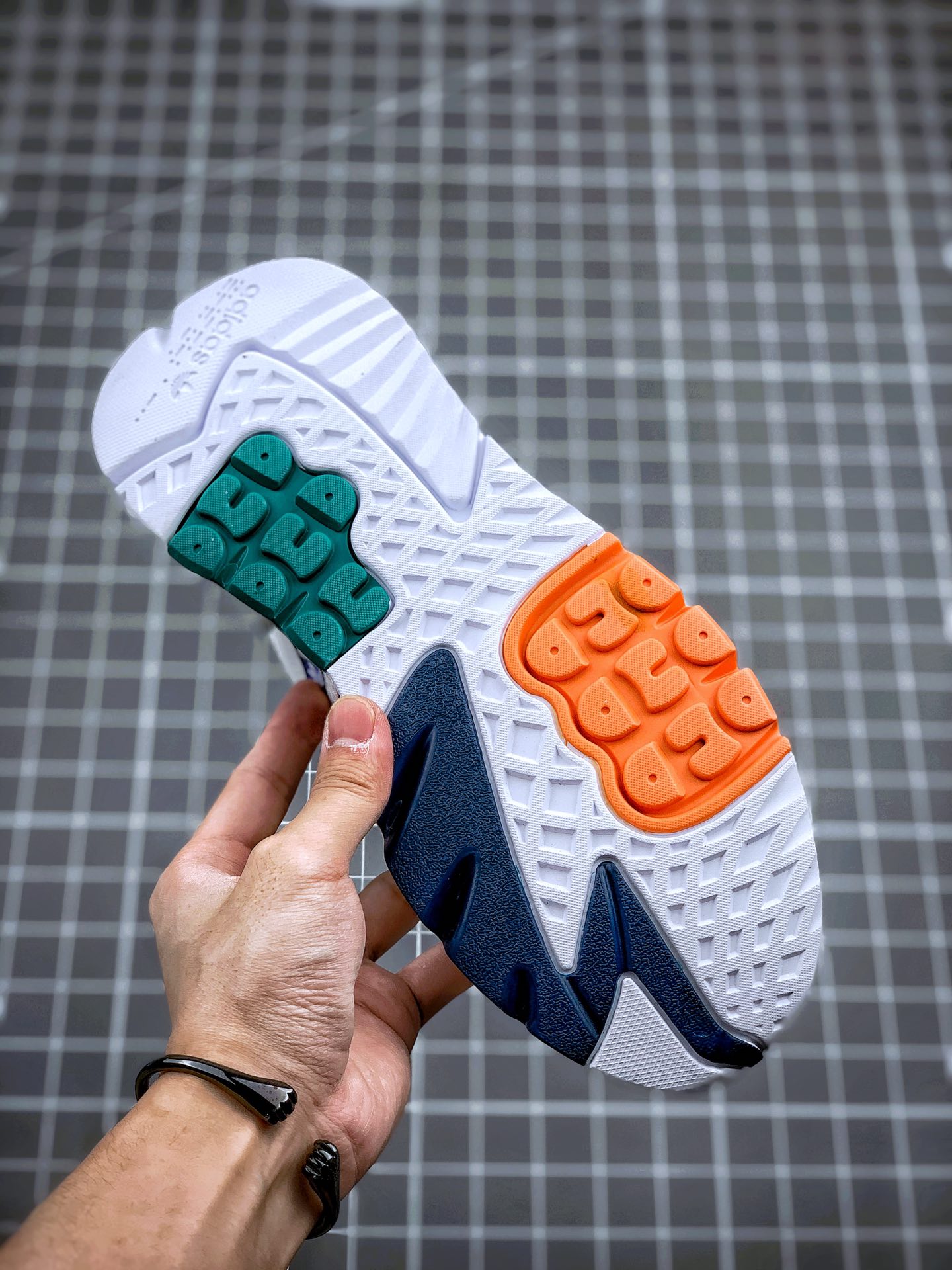 220 Adidas Nite Jogger 2019 Boost 三叶草串标 联名夜行者 FX3811