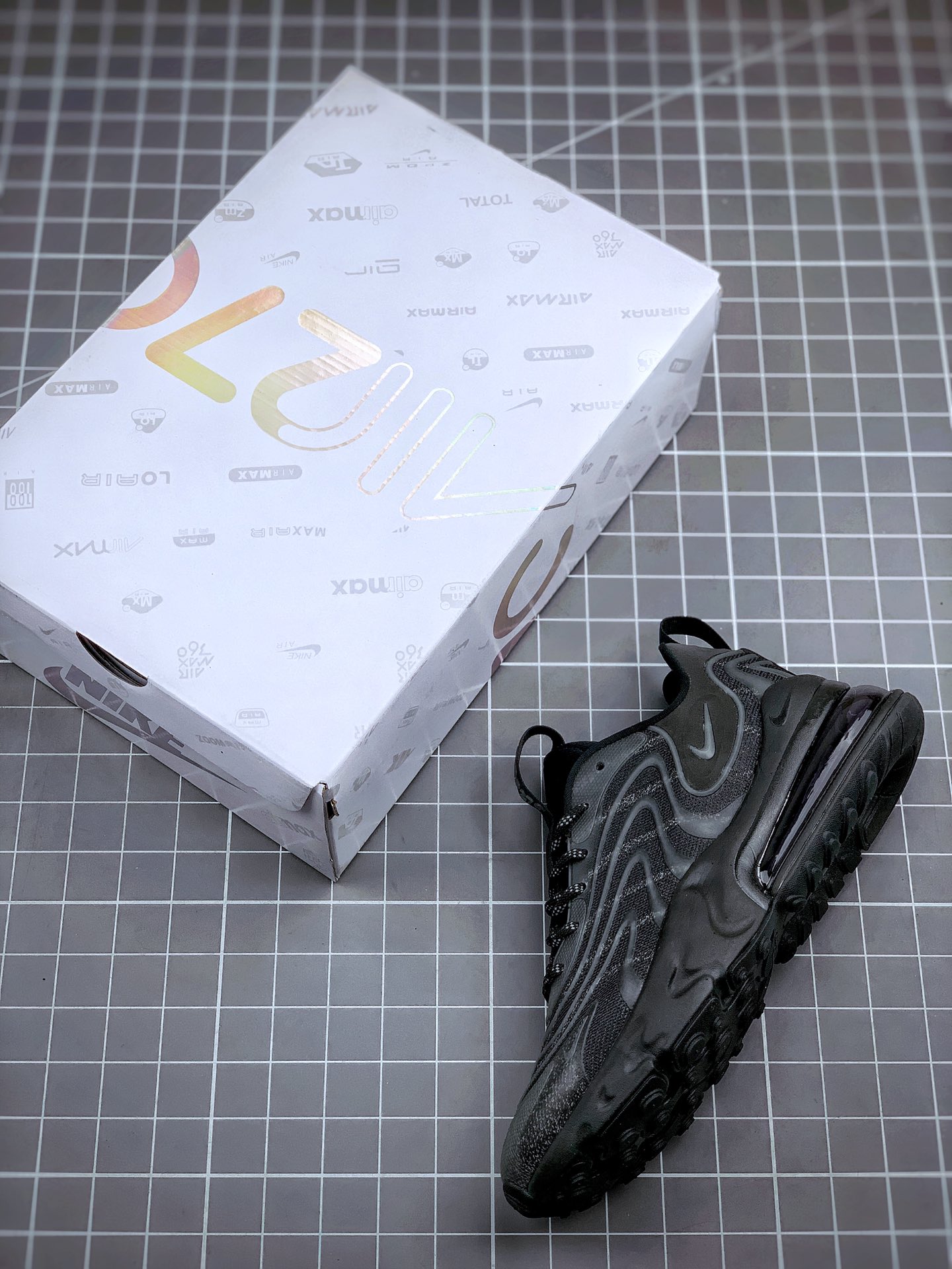 240 Air Max 270 V3 Black Tech夜光满天星 灵感来自年度获奖模型的鞋子CD0118-200