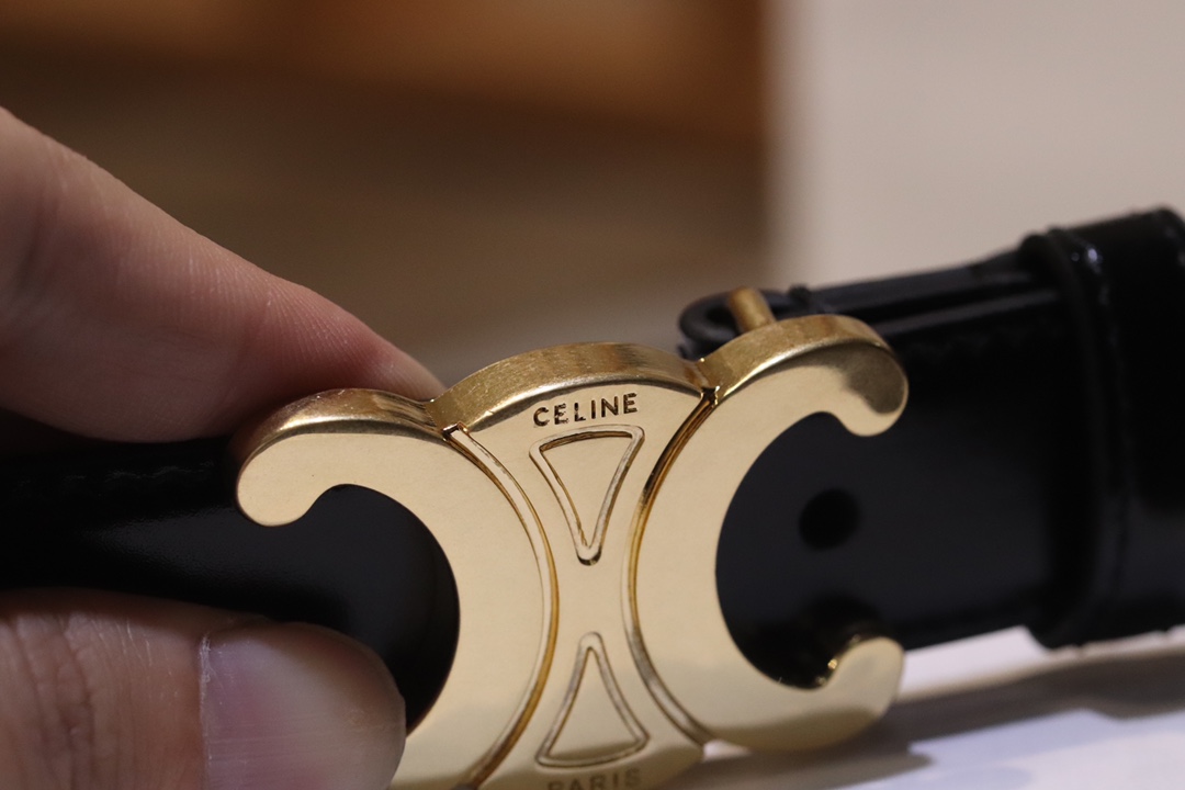Celine Zeline Spring Belt: Original Design with Gold Buttons, Italian Calves for Comfort. - 图片 2