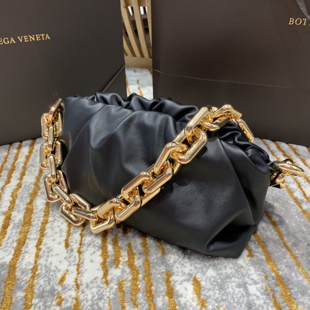 Bottega Veneta ๐๐๐ ๐พ๐๐ผ๐๐ ๐๐๐๐พ๐ 31CM BAG 620230้ป่ฒ/้้พ